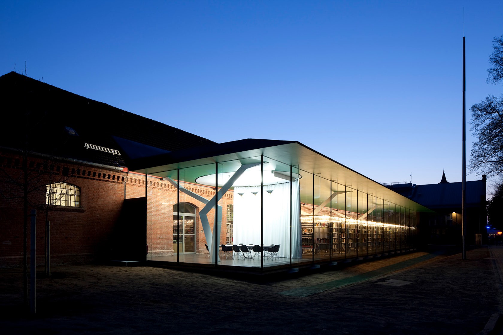 Library for Architecture, Art and Design by zauberscho(e)n Architizer