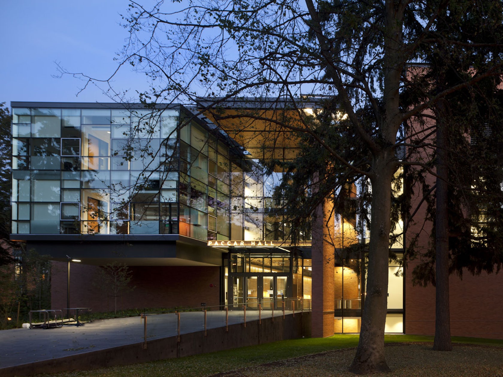 PACCAR Hall, Foster School of Business, University of Washington by LMN