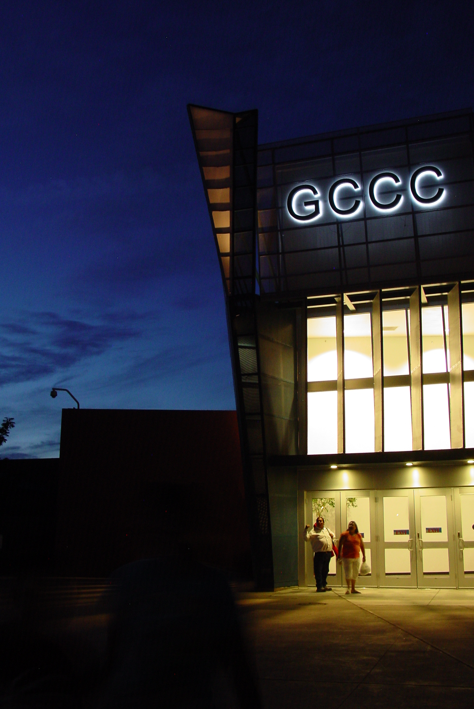 genoveva-chavez-community-center-entry-architizer