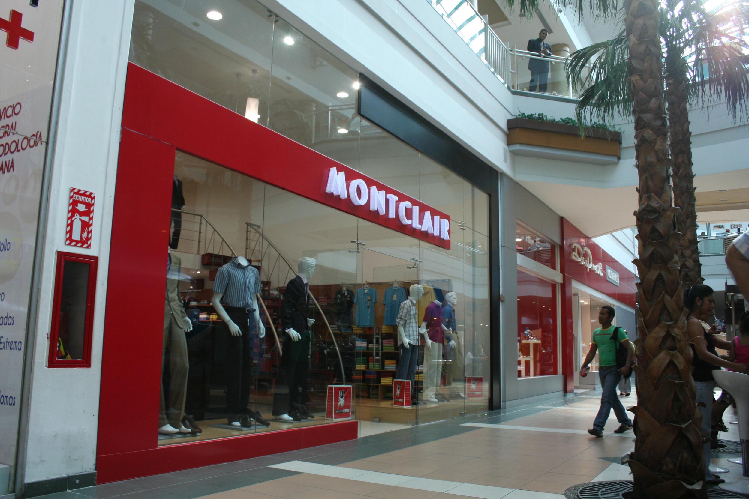 "MONTCLAIR" store. Mall del Sol. Architizer