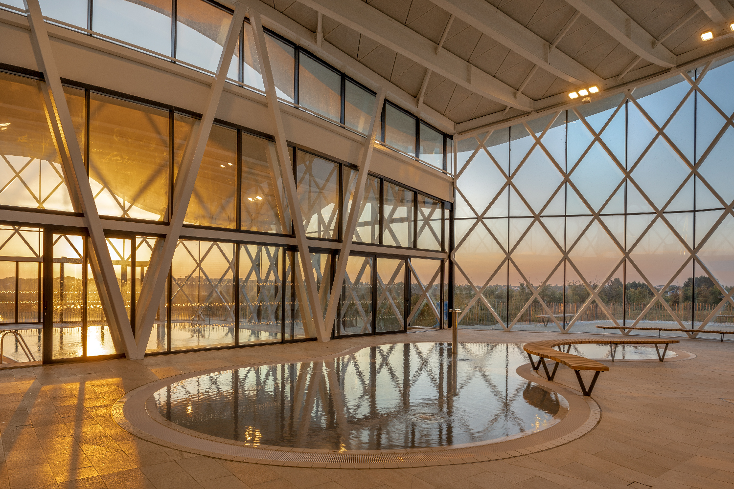 Multiplexe Aquatique: the natural beauty of architecture
