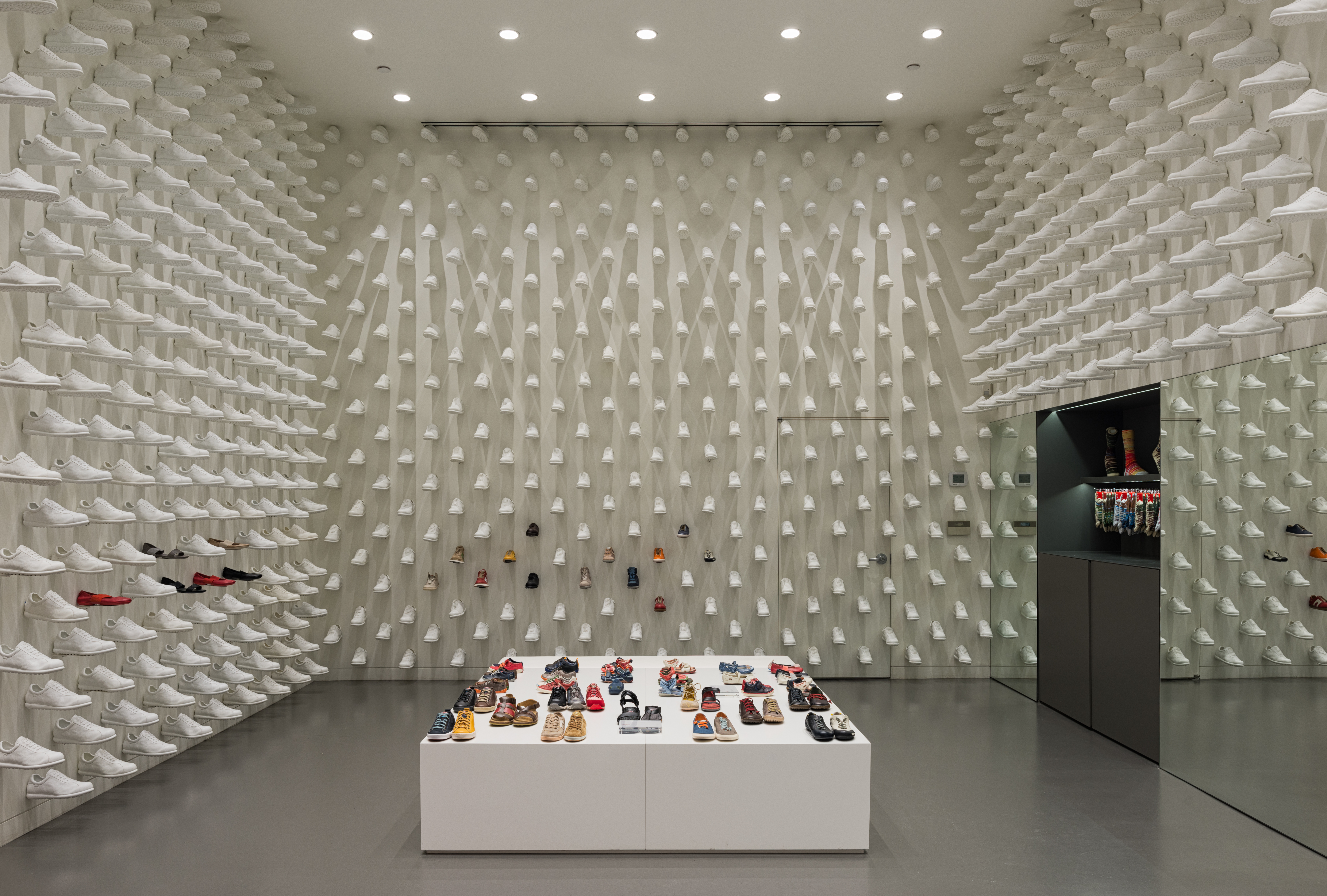 © Montroy Andersen DeMarco