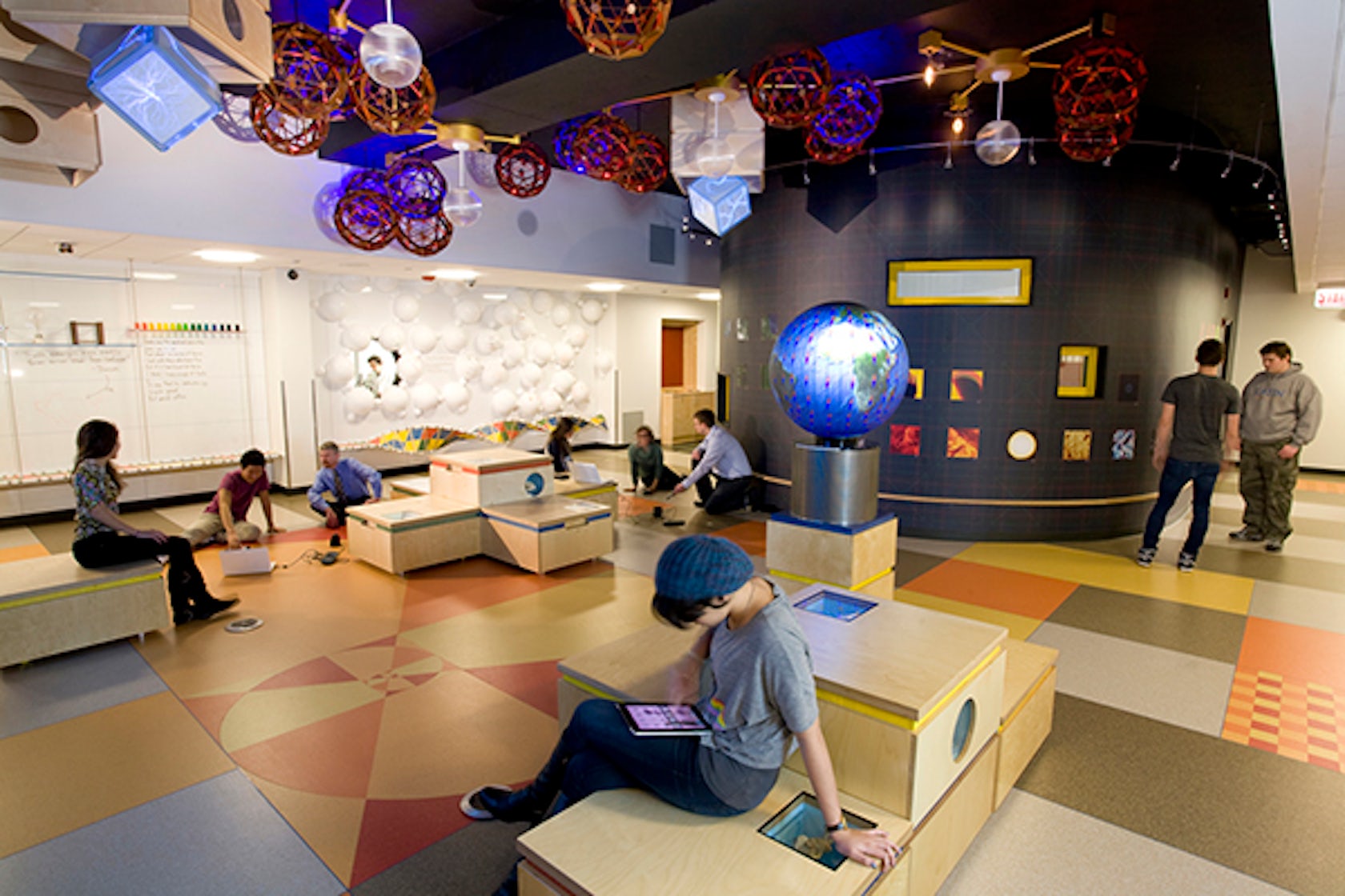 latin-school-of-chicago-interactive-science-forum-by-nhdkmp-architects-architecture-is-fun