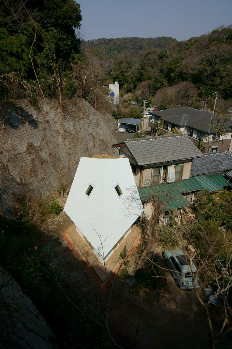 Strapping Structures: 7 Earthquake-Resistant Buildings in Japan ...