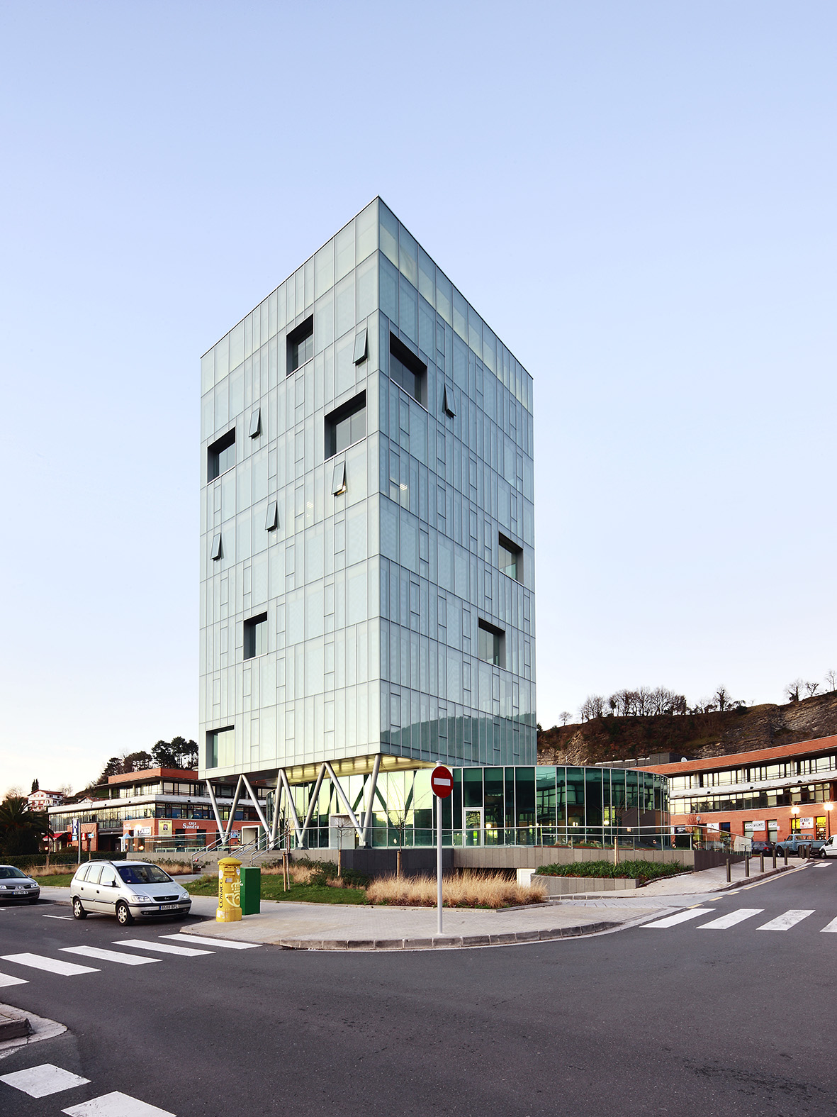 Idea 727133: Zaisa Office Tower by HozFontán in Irun, Spain