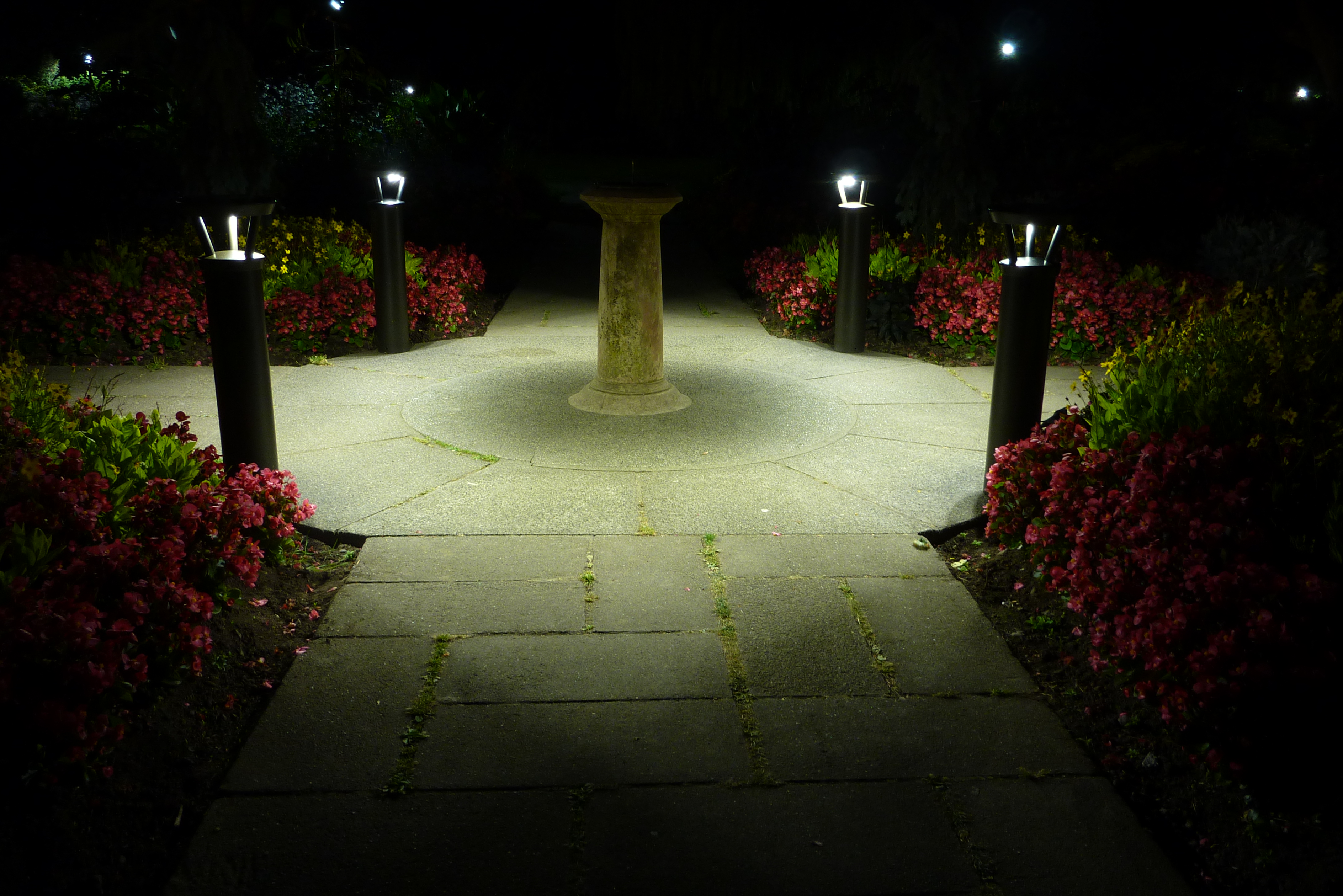 Solar Powered Lighting Bollards