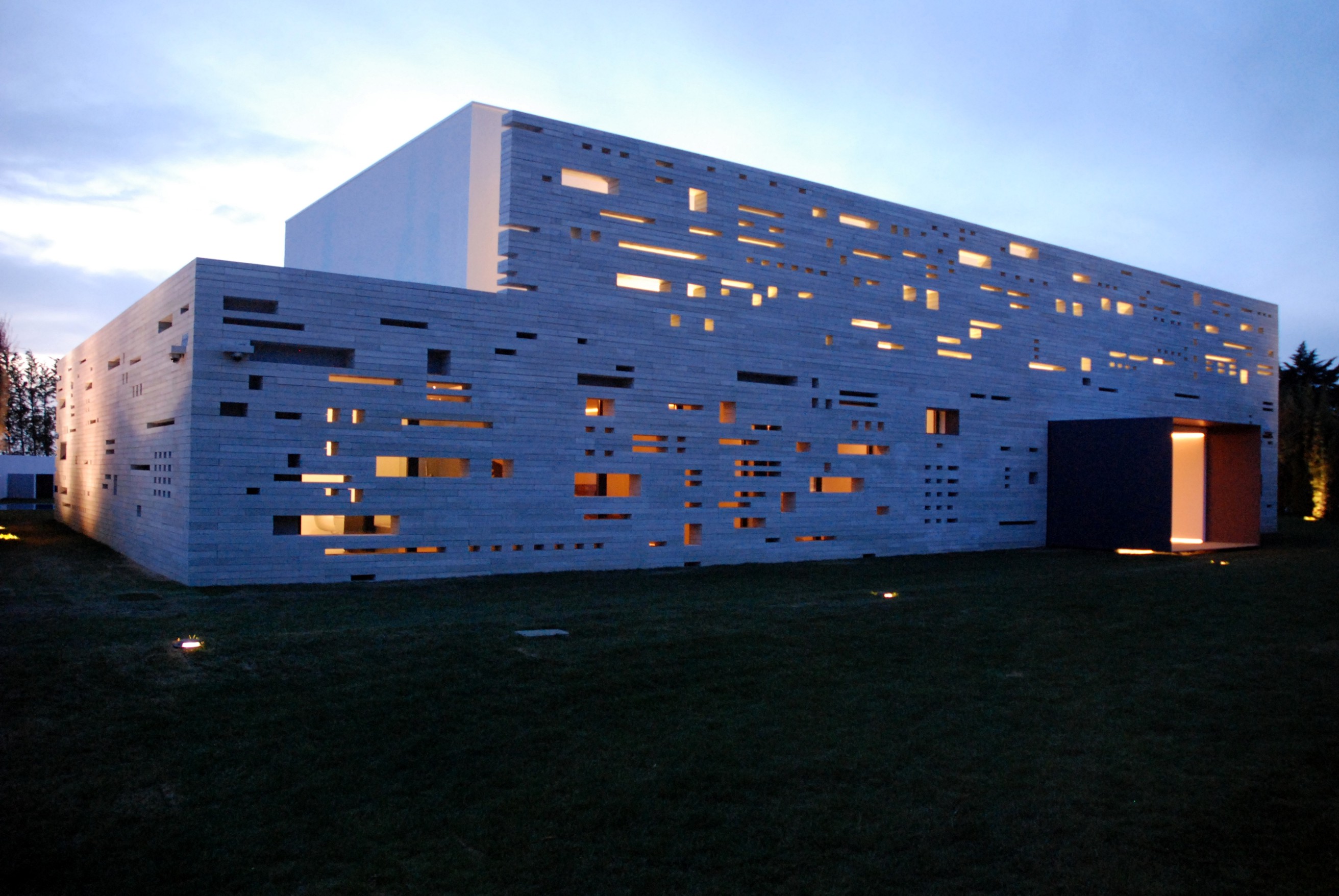 © Guedes Cruz Architects