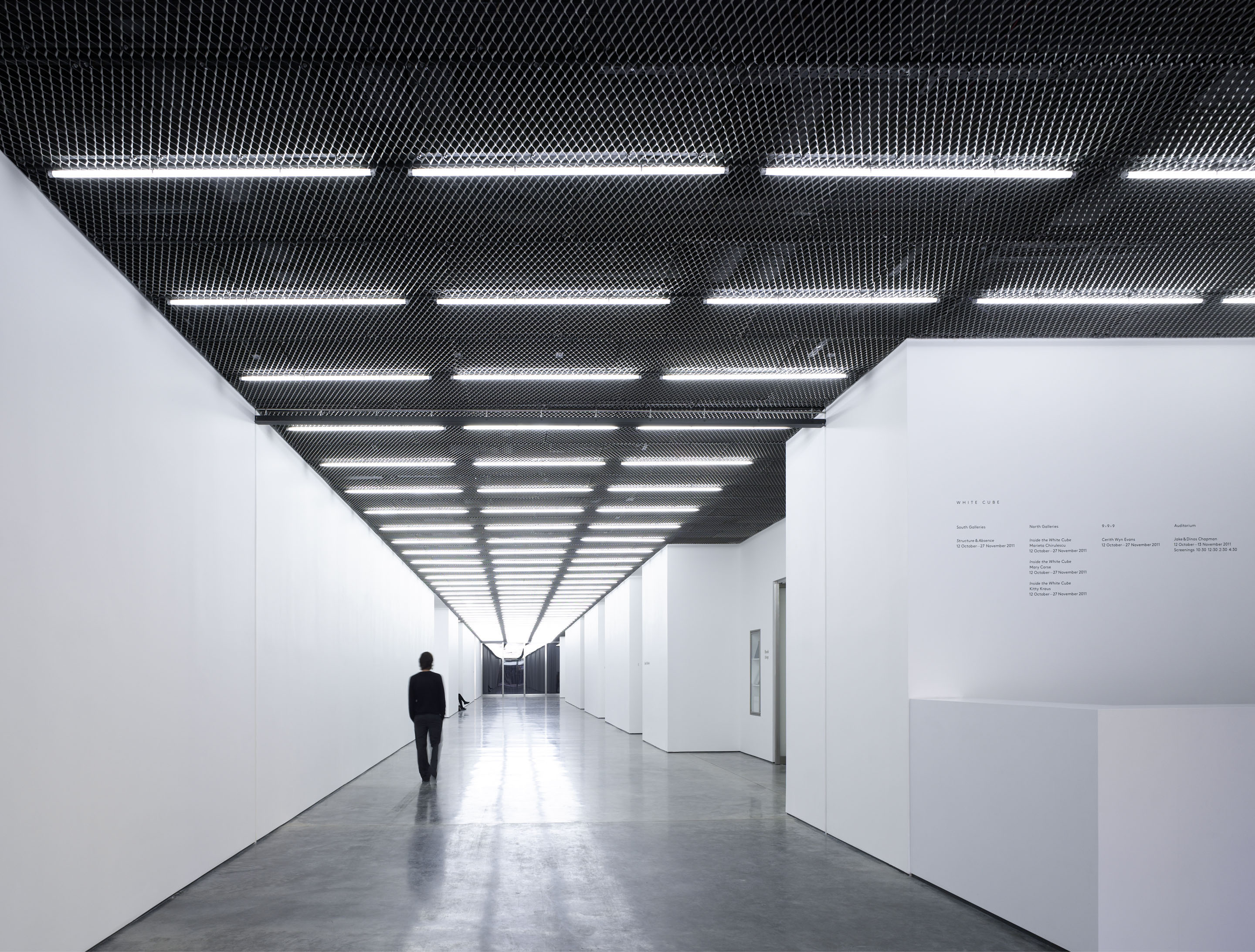 Галерея куба. Выставочный зал White Cube Bermondsey, London, United Kingdom.. Галерея «белый куб» Великобритания Архитеку. Выставочное пространство. Белое пространство.