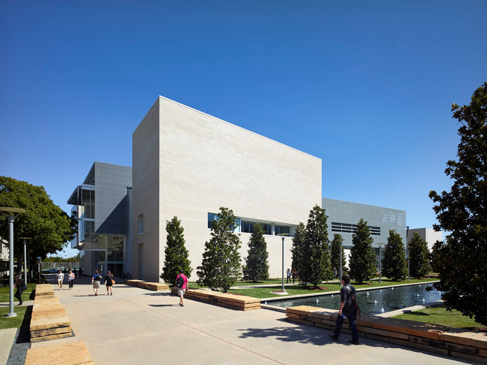 UT Dallas, Edith O'Donnell Arts & Technology Building by STUDIOS