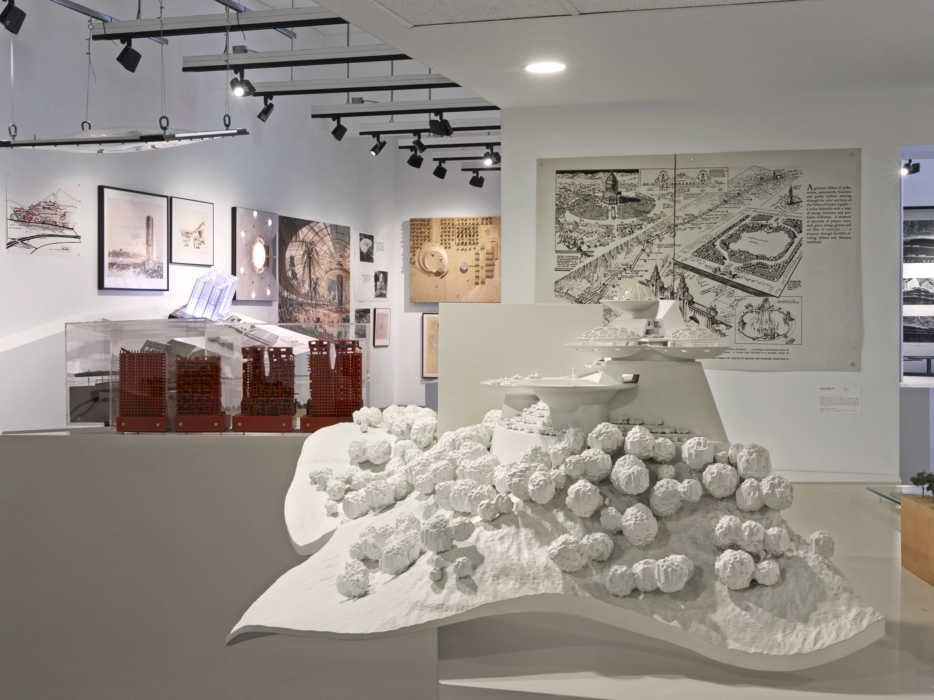 экспозиция архитектура. петропавловская крепость, иоанновский равелин, выставочный зал. выставка инсталляция. модная фотовыставка. музей архитектурные выставки.