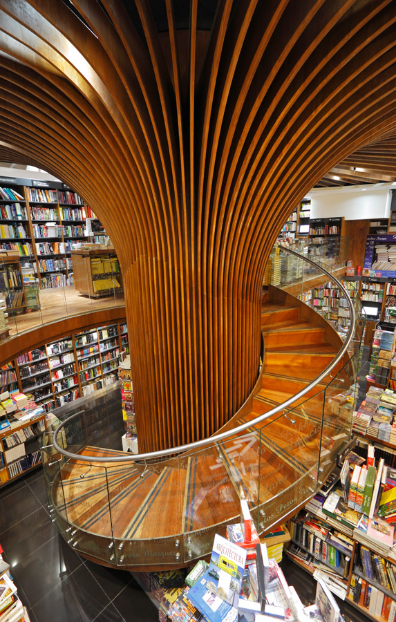 © Grupo Arquitectos