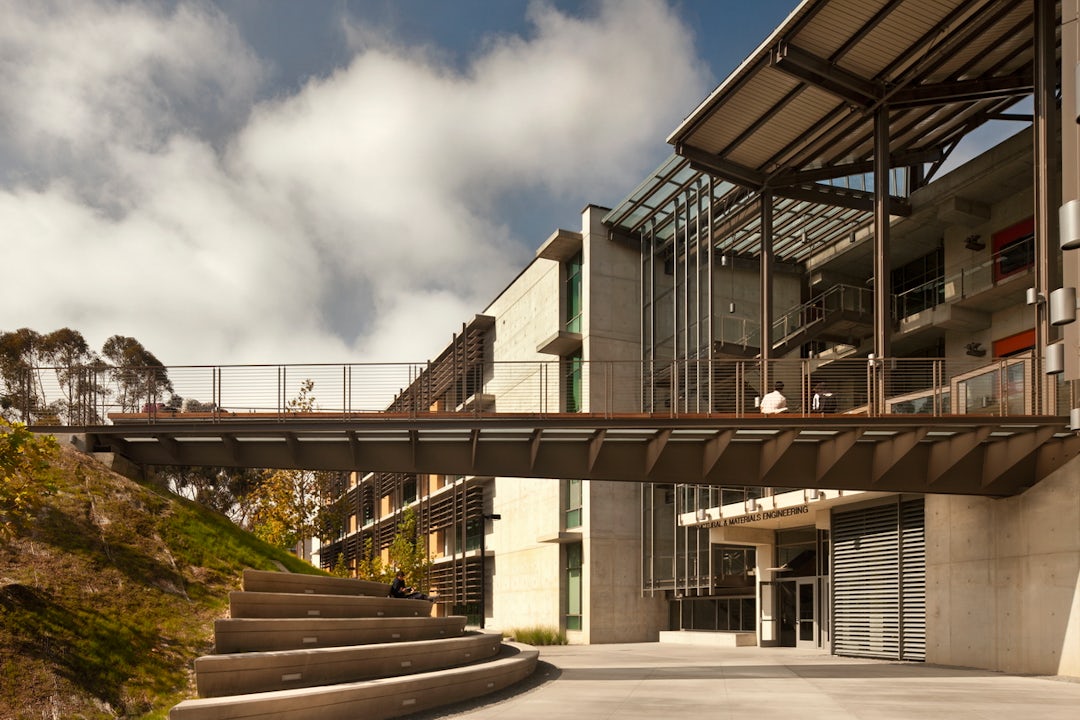 UCSD Structural & Materials Engineering Building by The Miller Hull