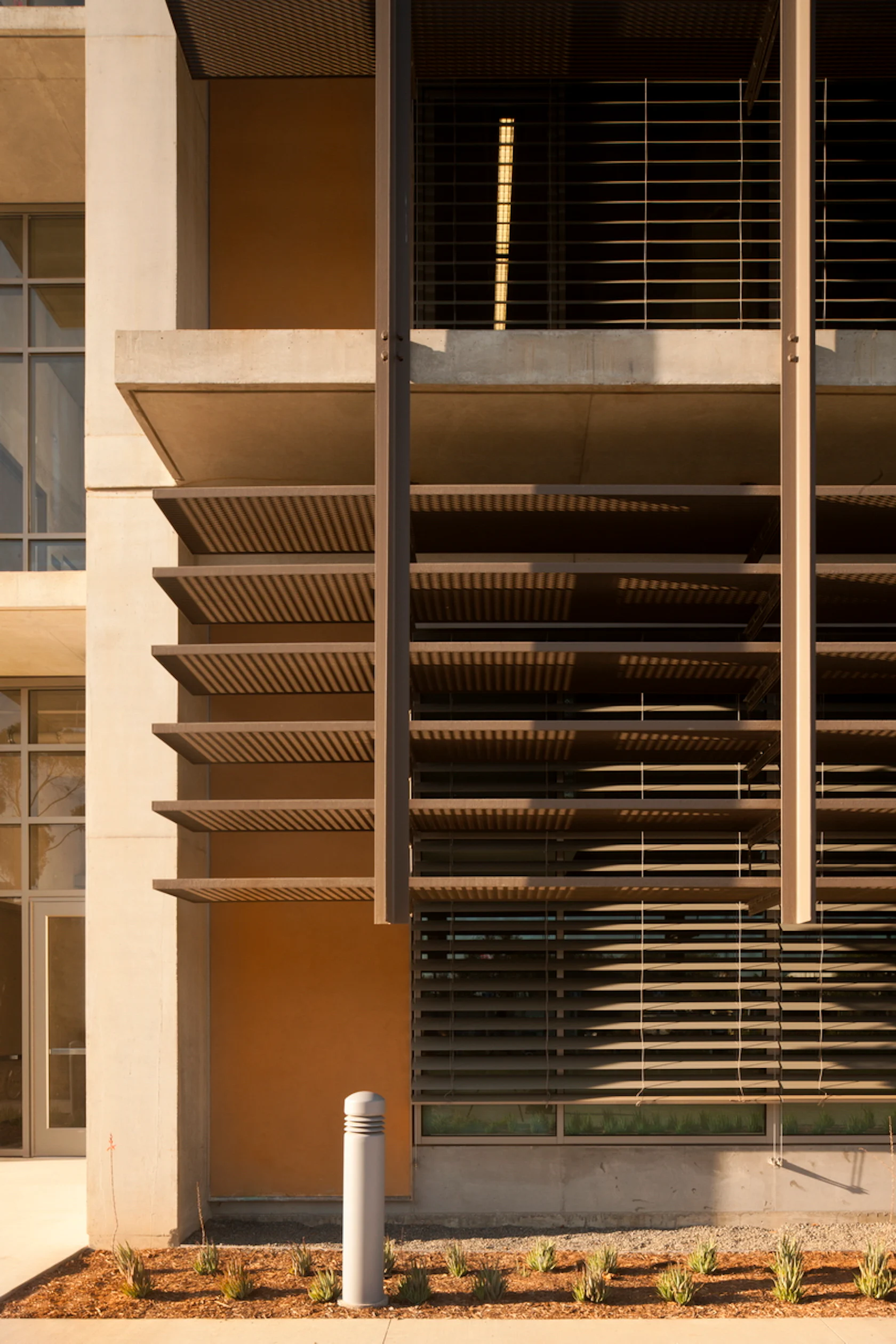 UCSD Structural and Materials Engineering Building by The Miller Hull ...