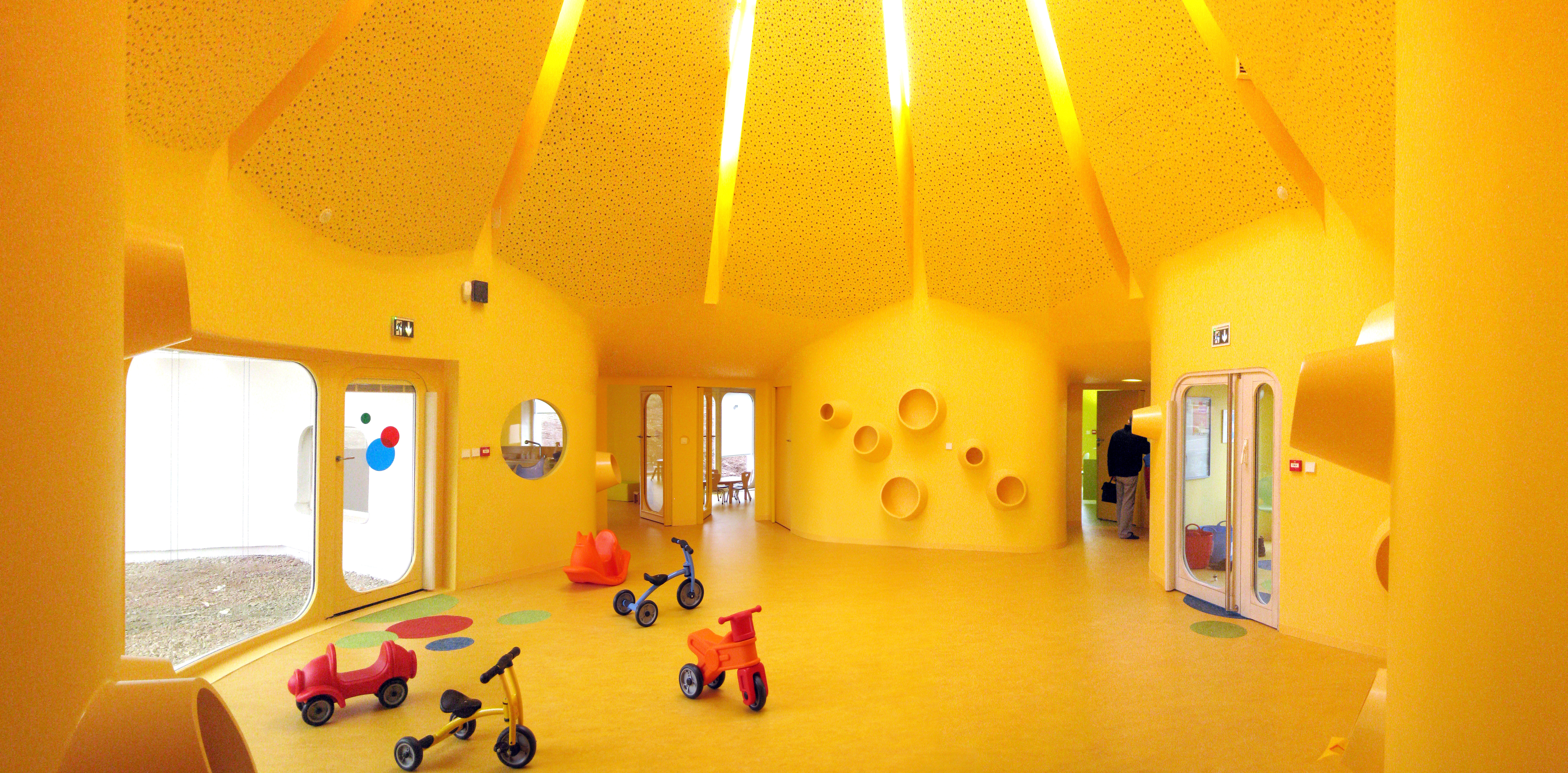 Какие есть детские помещения. Детский сад будущего. Необычный детский сад. Необычный детский сад будущего. Детский сад будущего внутри.