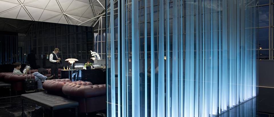 The Wing project: glass and light sculpture at Hong Kong airport