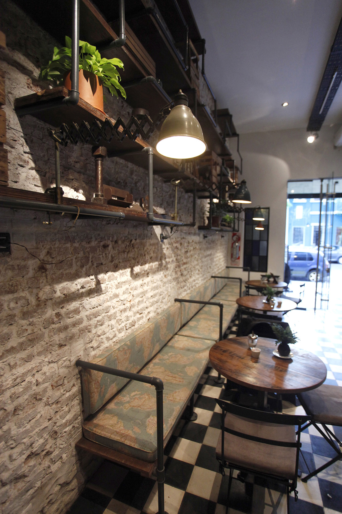 Victoria Brown Bar & Restaurant by Hitzig Militello arquitectos ...