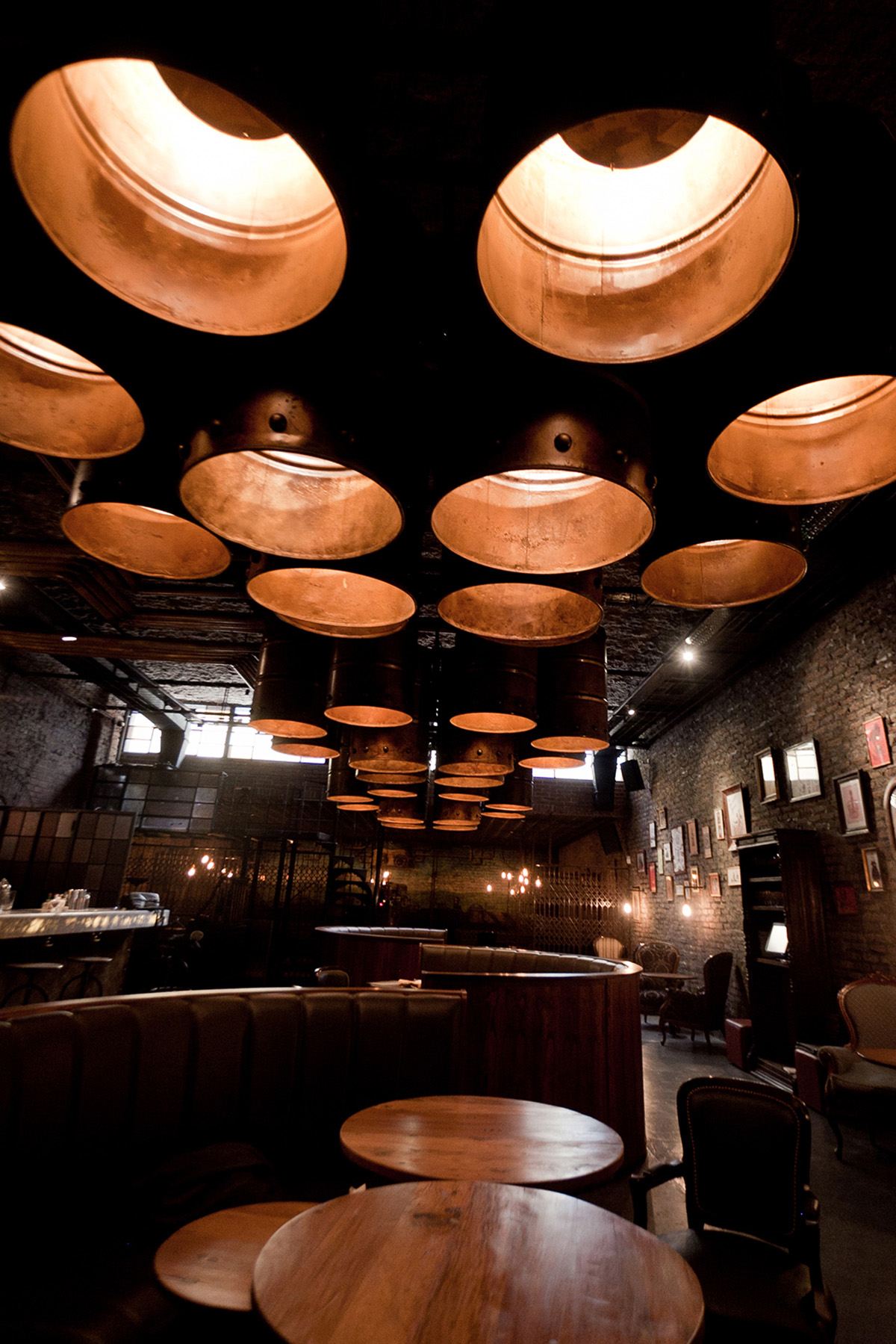 Victoria Brown Bar & Restaurant by Hitzig Militello arquitectos ...