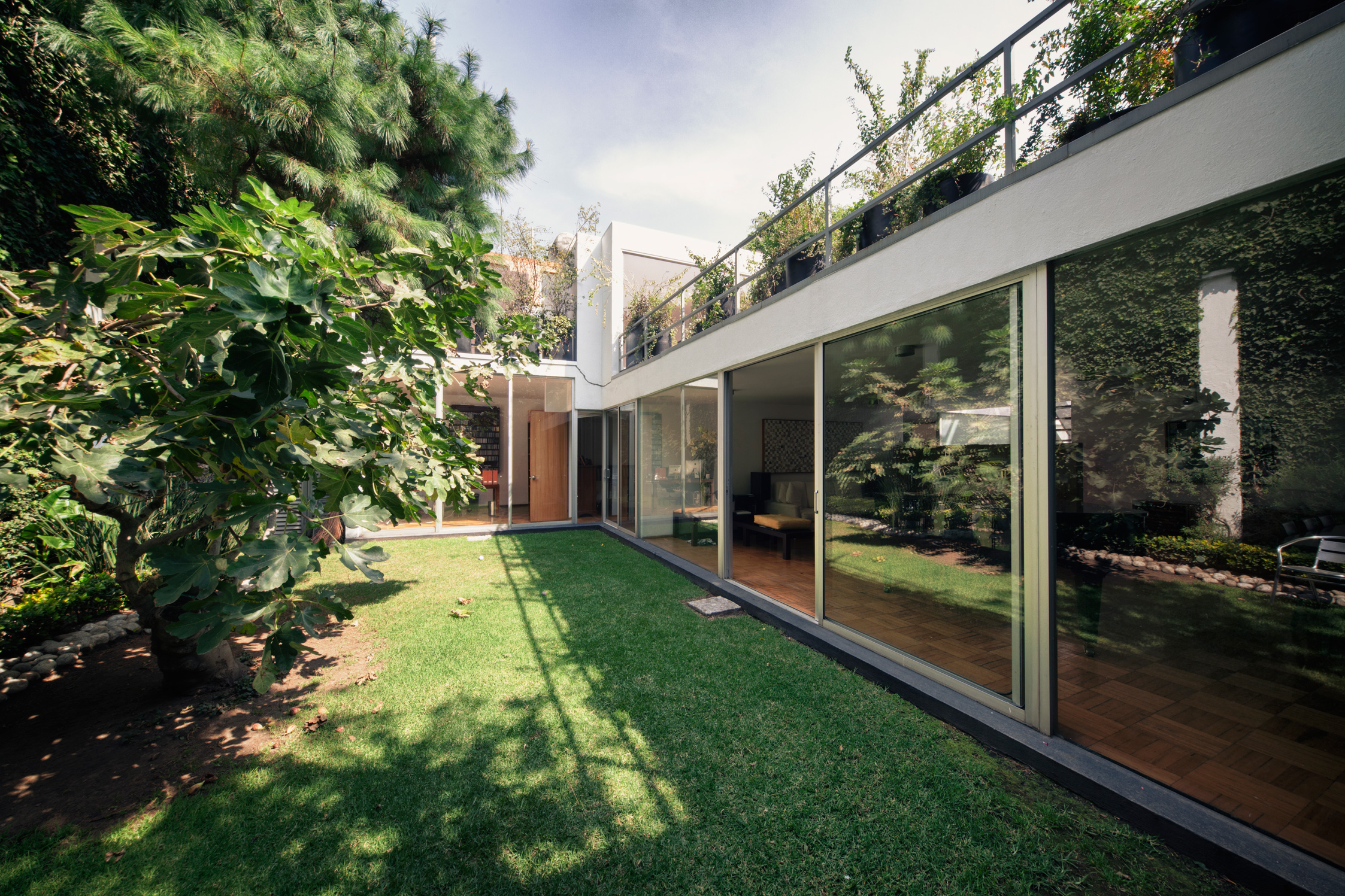 Проекты домов с плоской крышей 9 мет на 12 мет двух этажный. Das house 1. Das house 1. Das house 1. Браун хаус одноэтажный.