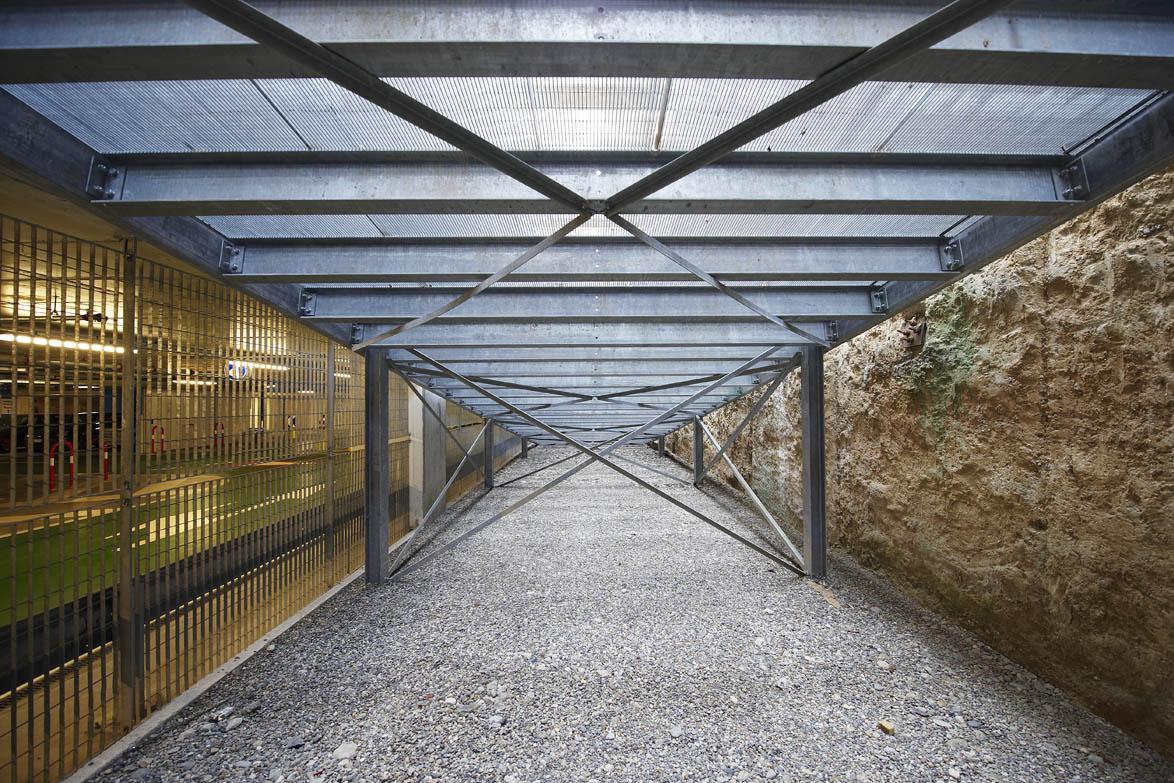 Walkway and driveway electro-welded grating