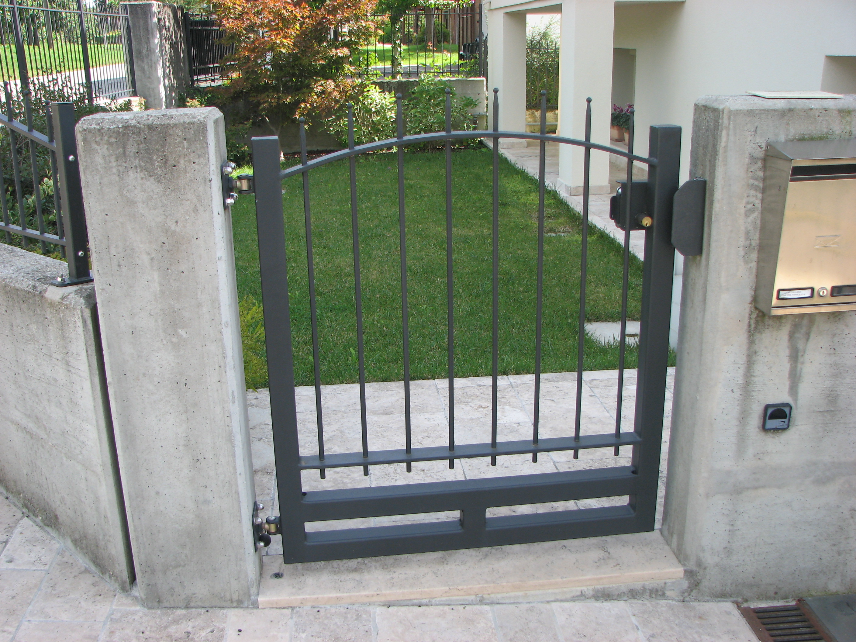 Walkway gate