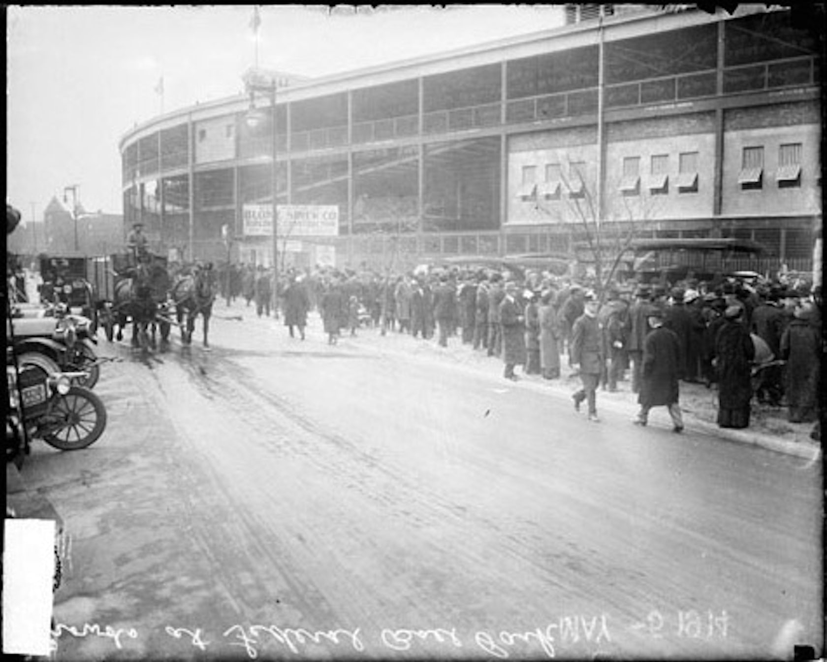 A Look At Wrigley Field 100 Years Ago and Today - Curbed Chicago