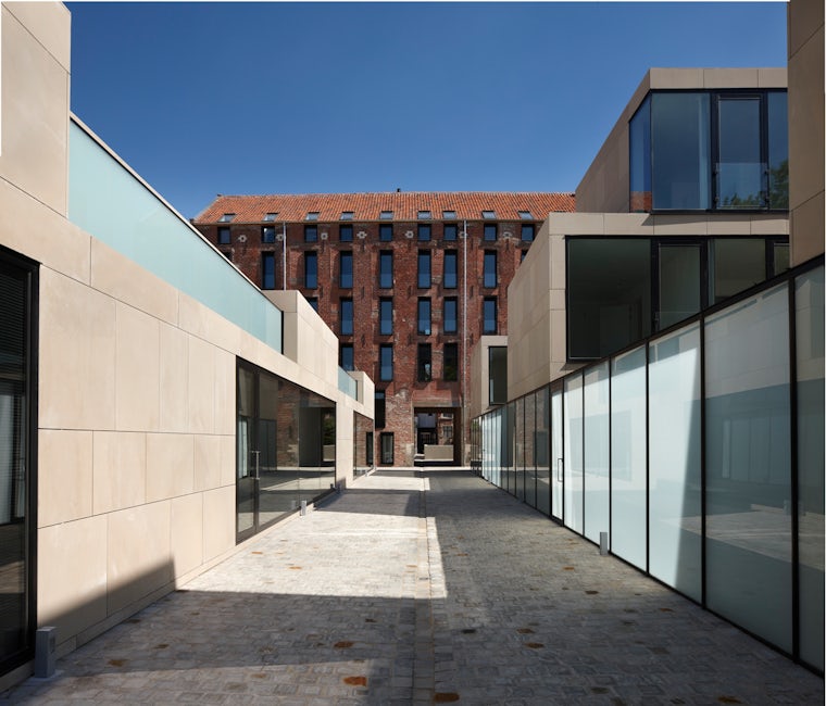 Deep Envelopes: 10 Projects Rethinking the Recessed Window - Architizer ...