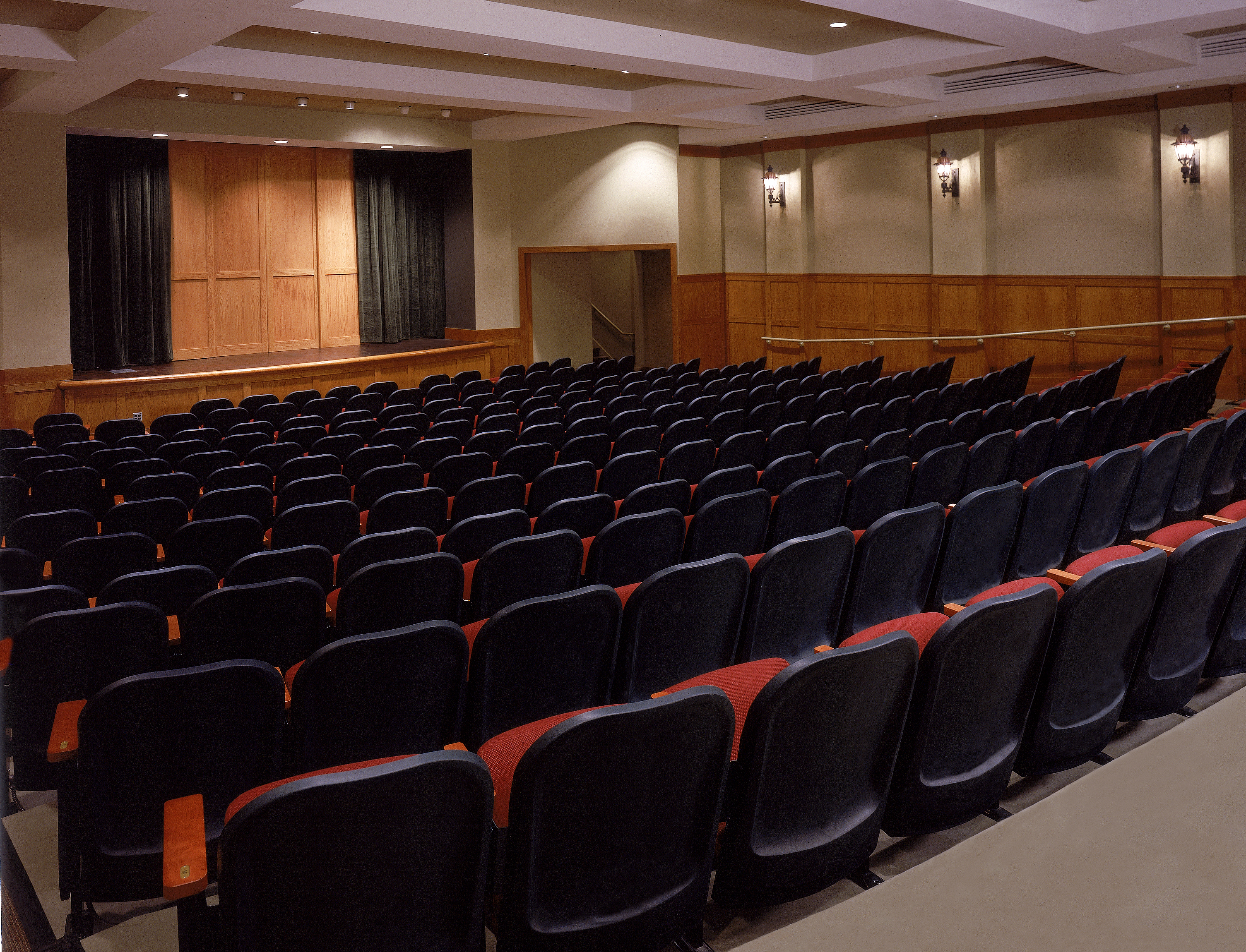 Jamestown Theater, Galleries, and Visitor Center by Glave & Holmes