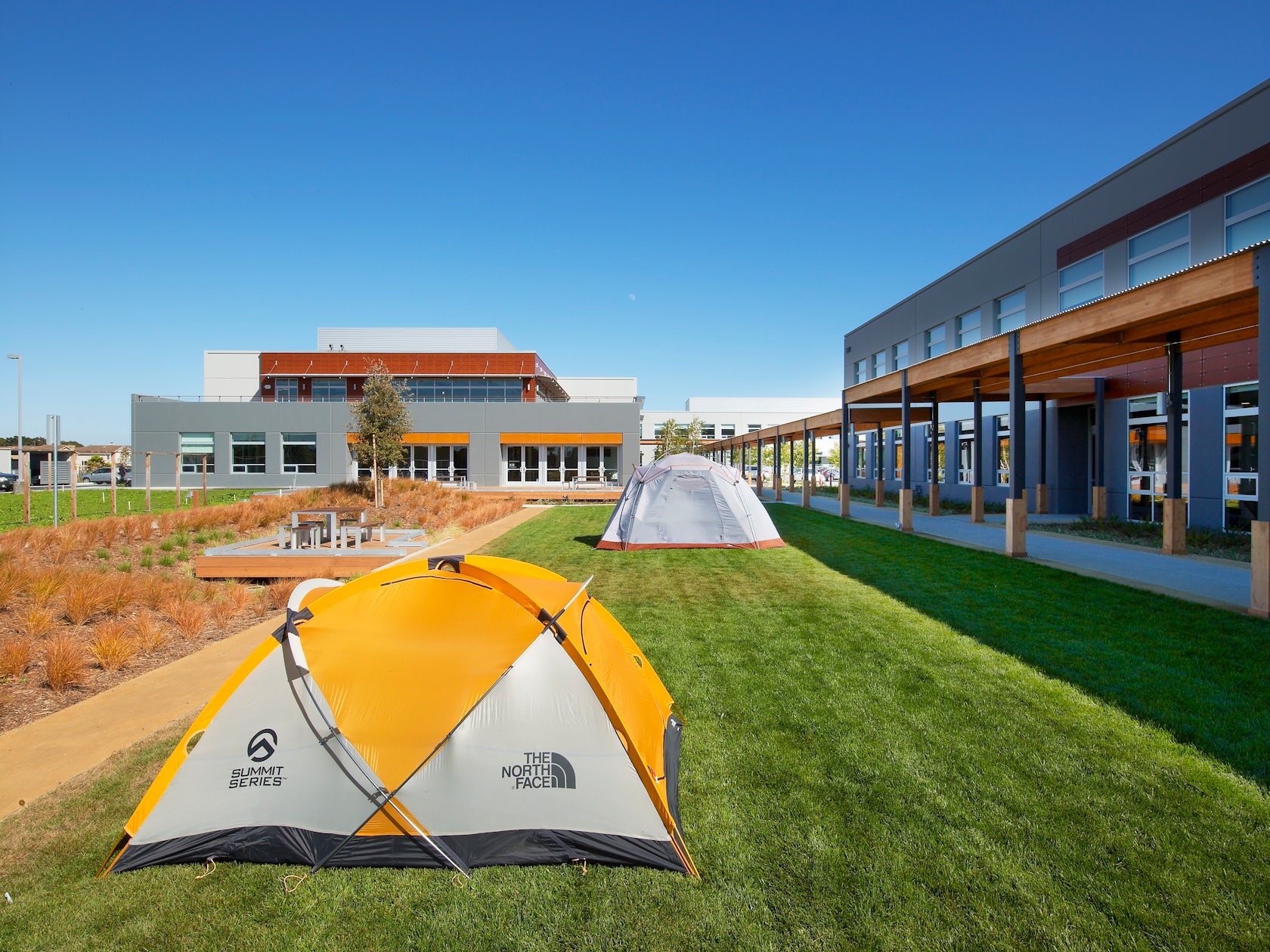 bespotten Boos worden cent VF Outdoor Campus by FME Architecture + Design - Architizer
