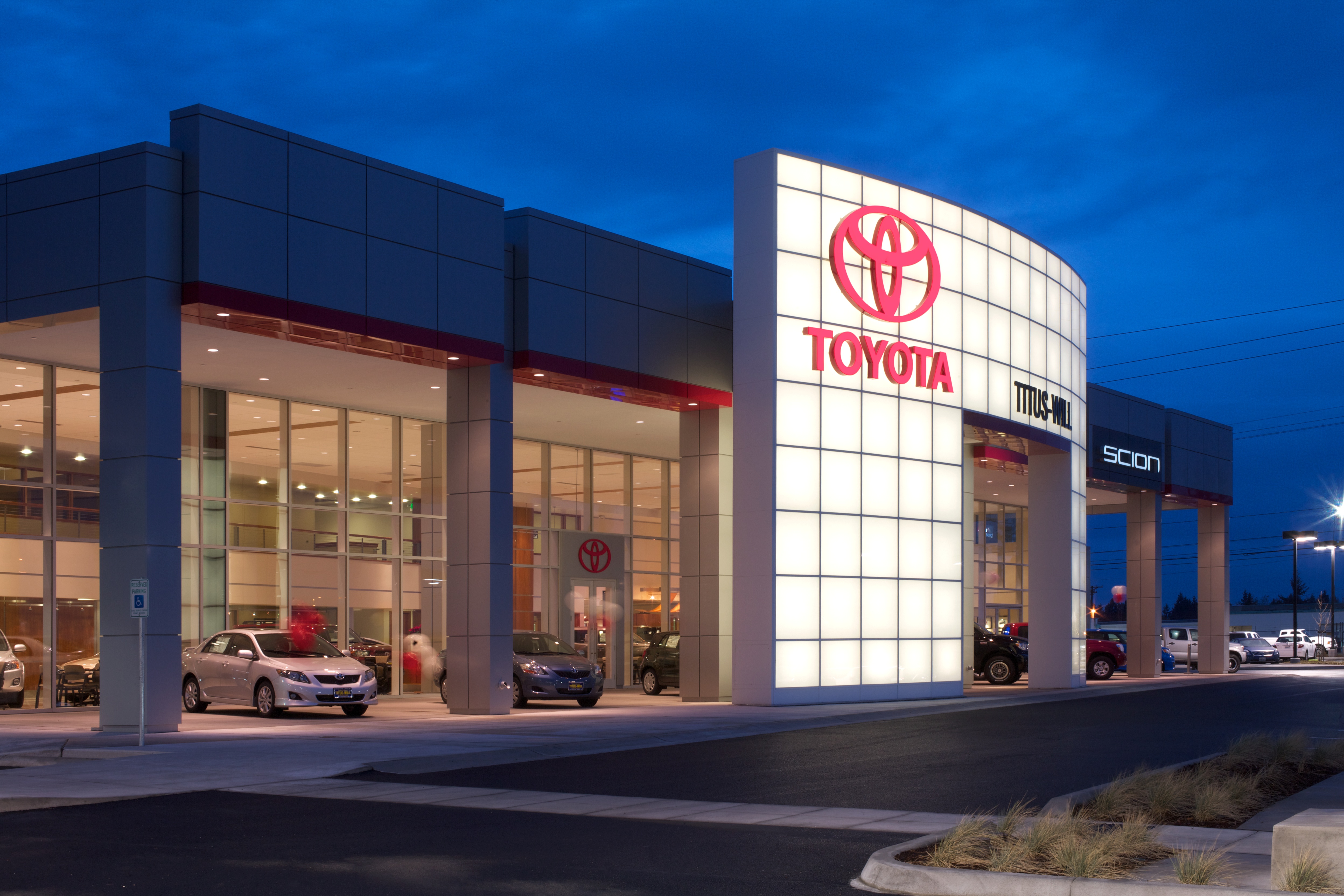 TITUS-WILL TOYOTA by HELIX DESIGN GROUP - Architizer