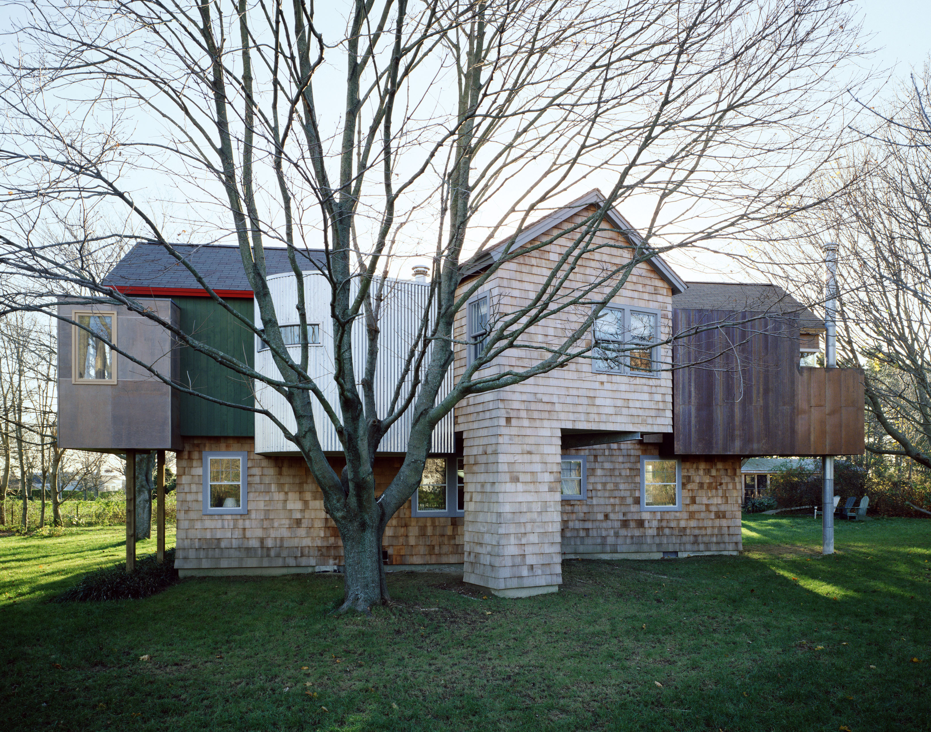Sagaponack Residence by SKOLNICK Architecture + Design Partnership