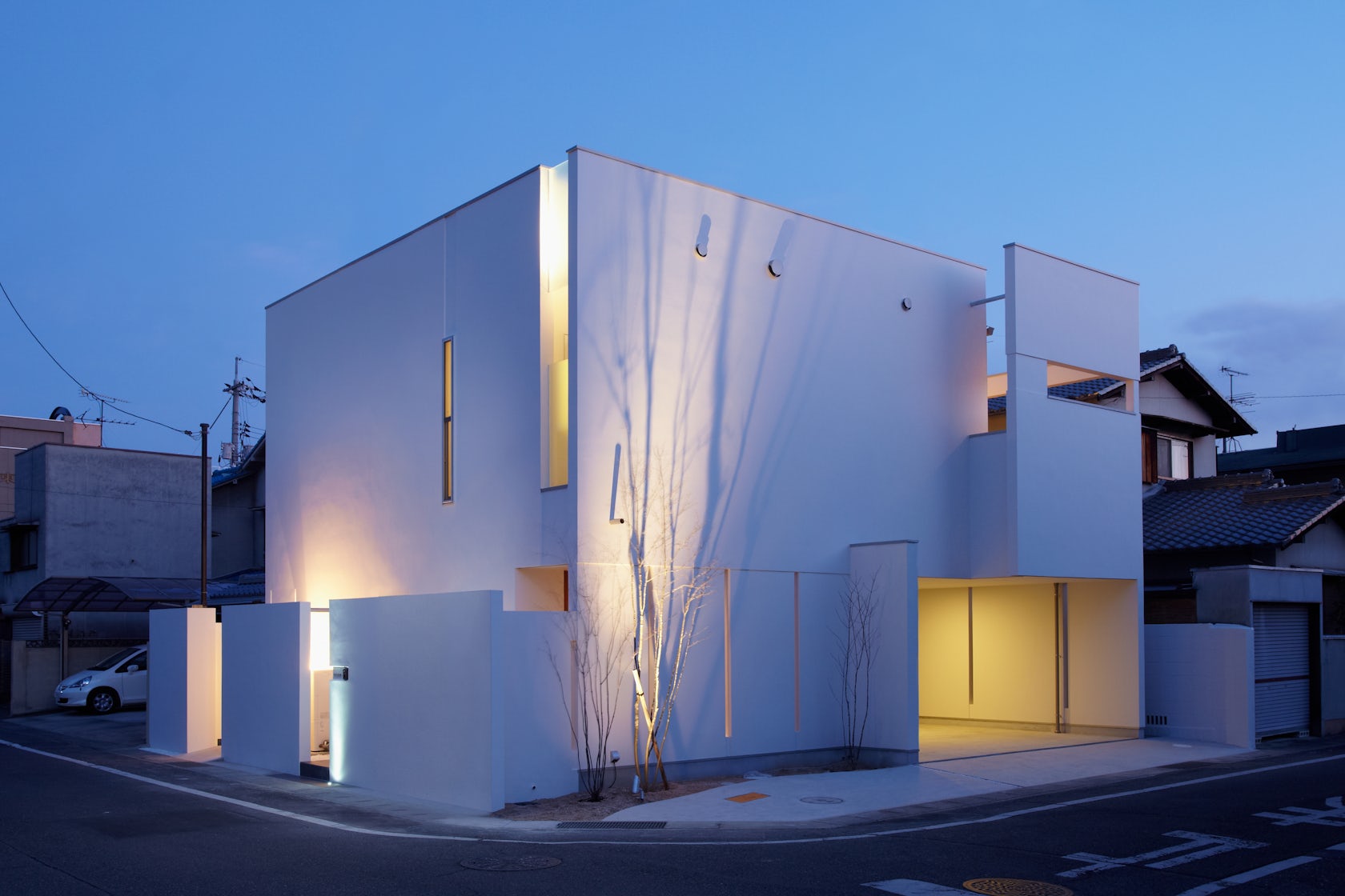 WHITE BOX by MITSUTOSHI OKAMOTO ARCHITECT OFFICE