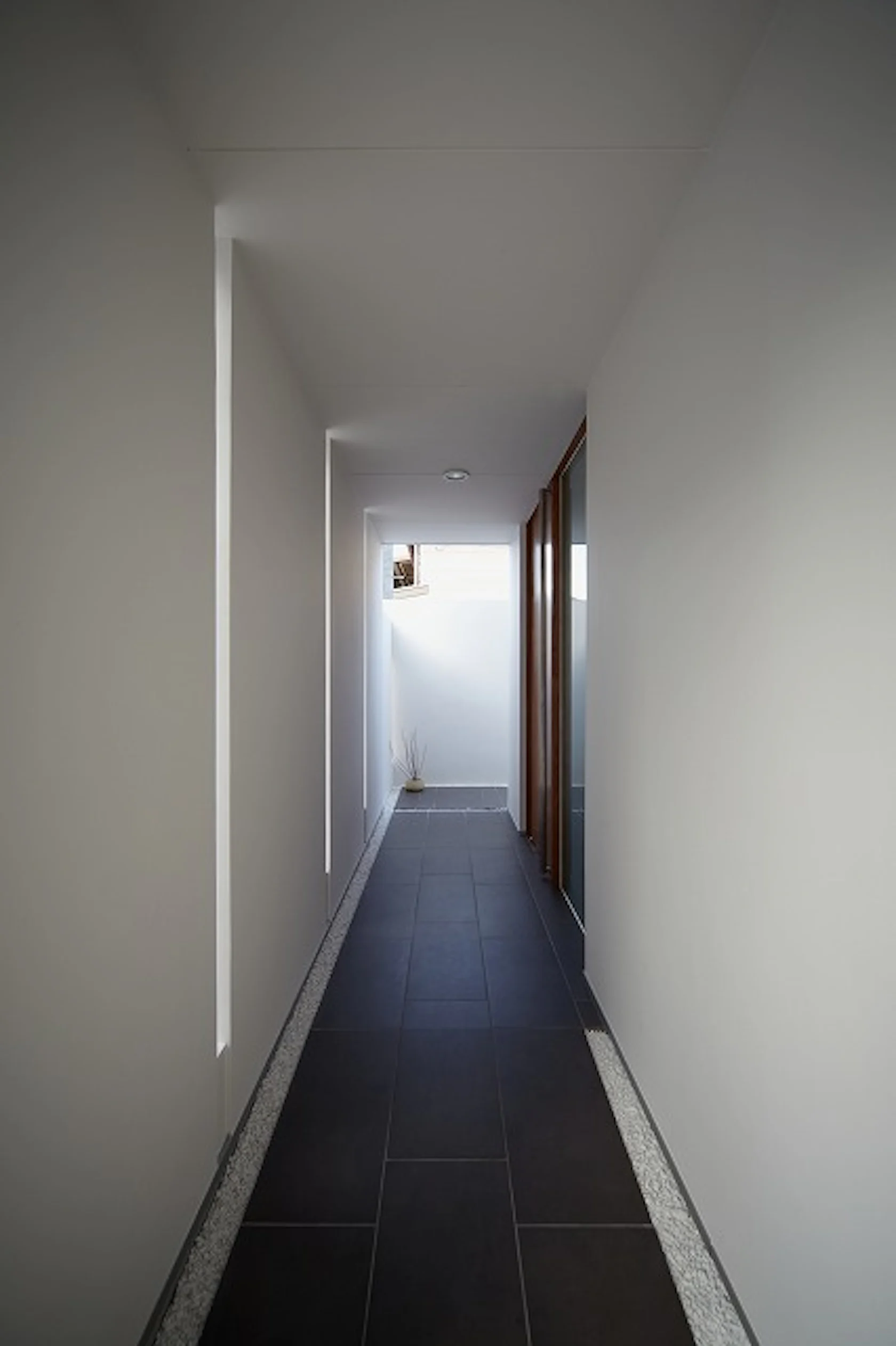 WHITE BOX by MITSUTOSHI OKAMOTO ARCHITECT OFFICE - Architizer