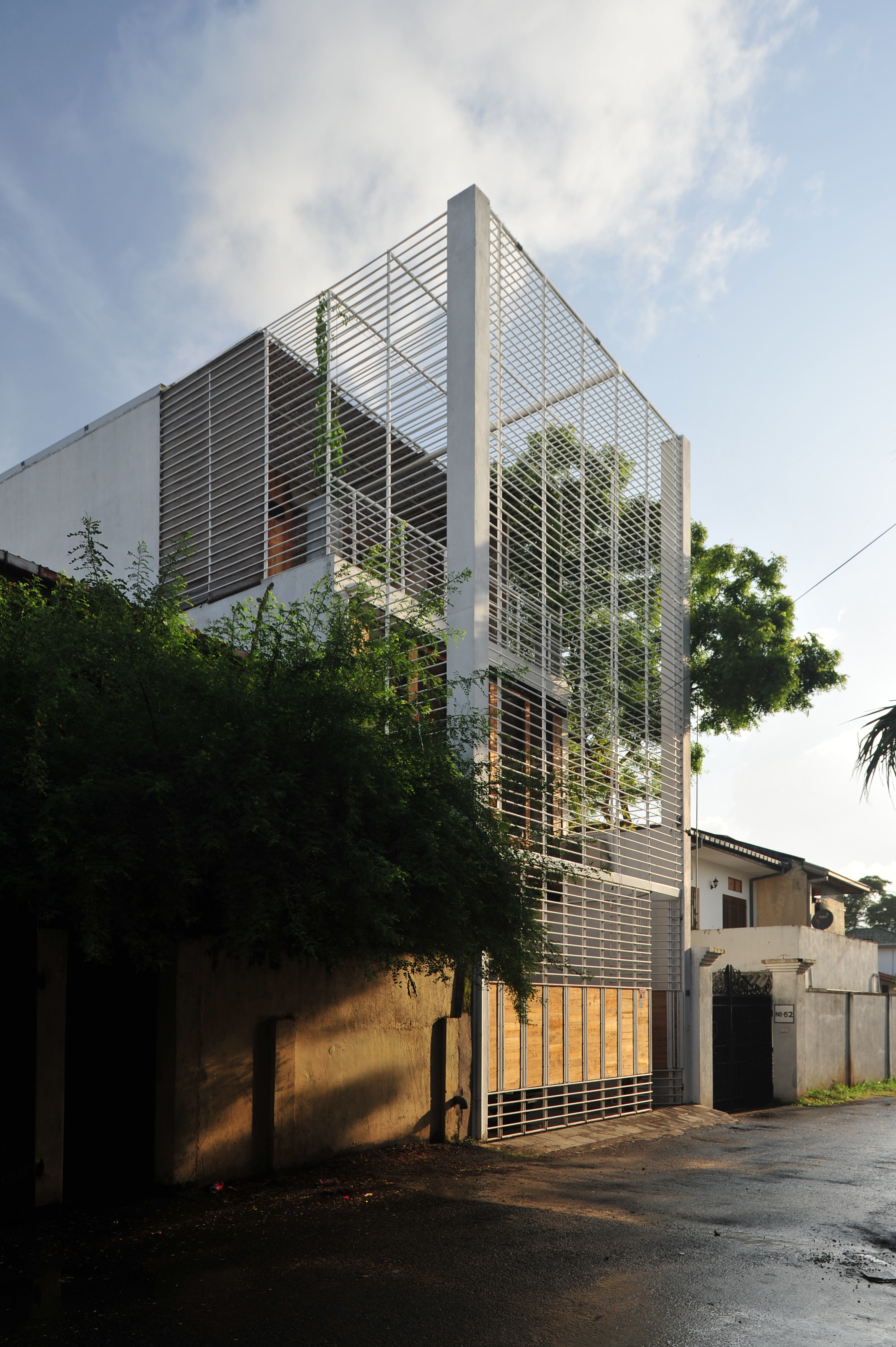 Light Studies: 7 Structures That Brilliantly Use Brise-Soleil ...