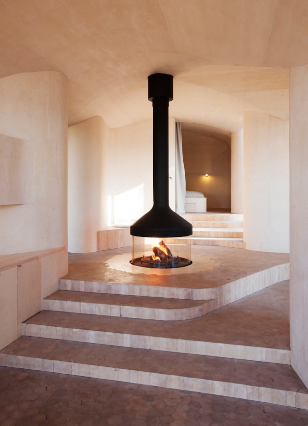 Red Hot Designs 7 Striking Fireplaces For Minimalist Residences