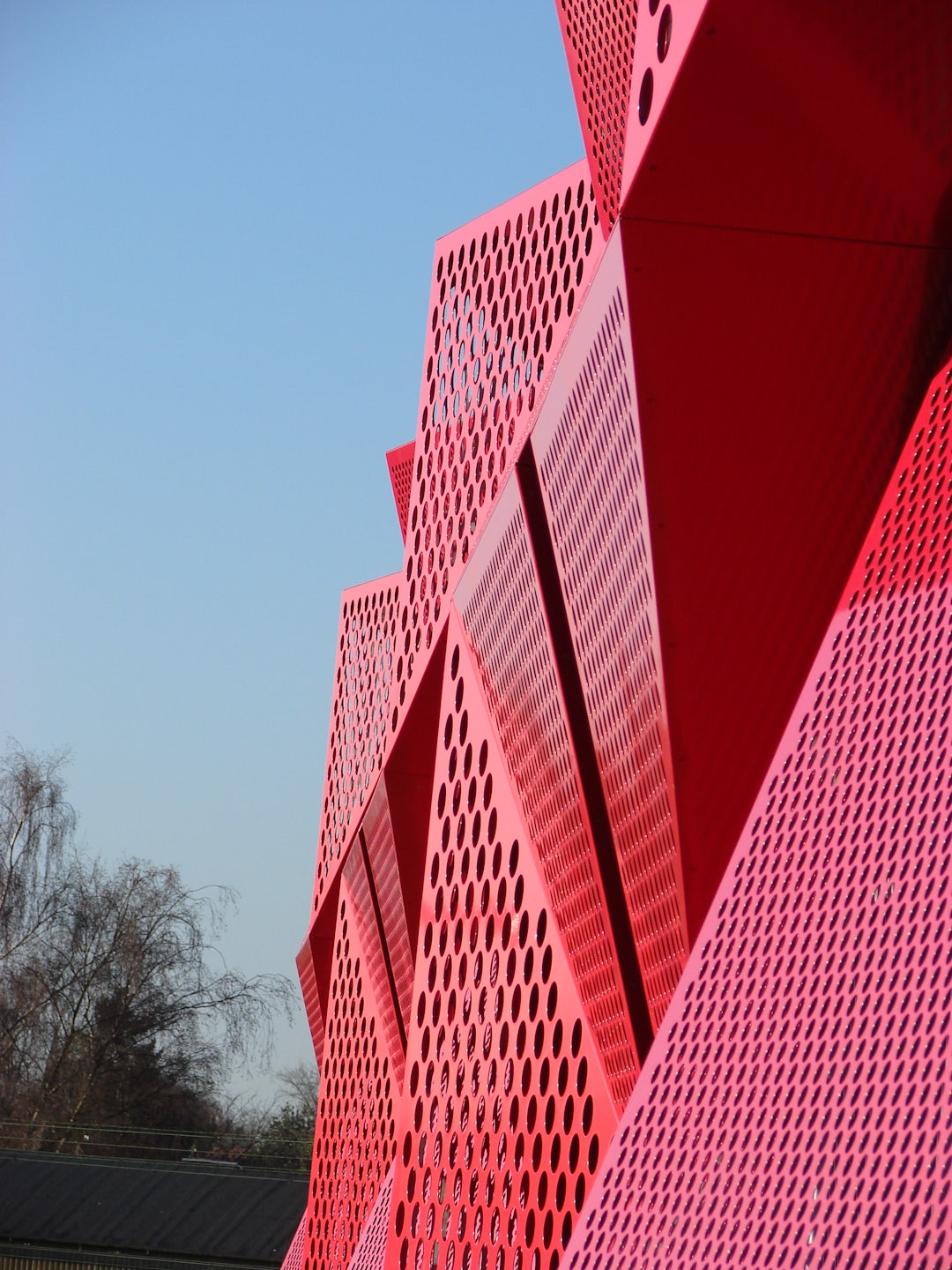 Enveloped in Edges: Prismatic Façades With Triangulation - Architizer ...