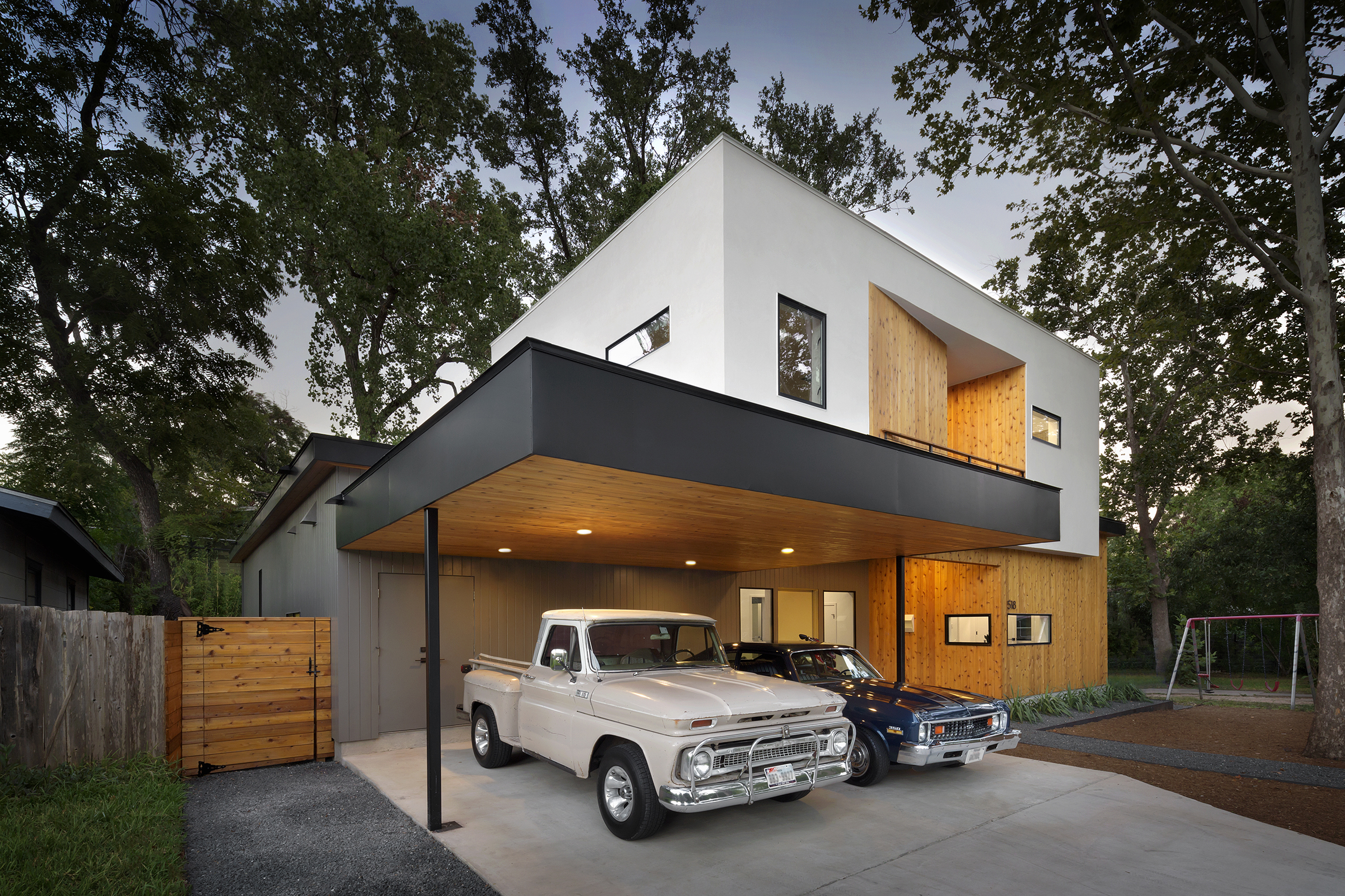 Машино дома. Модернистский дом в США частная архитектура. Современный гараж. Дом с гаражом. Необычный гараж.
