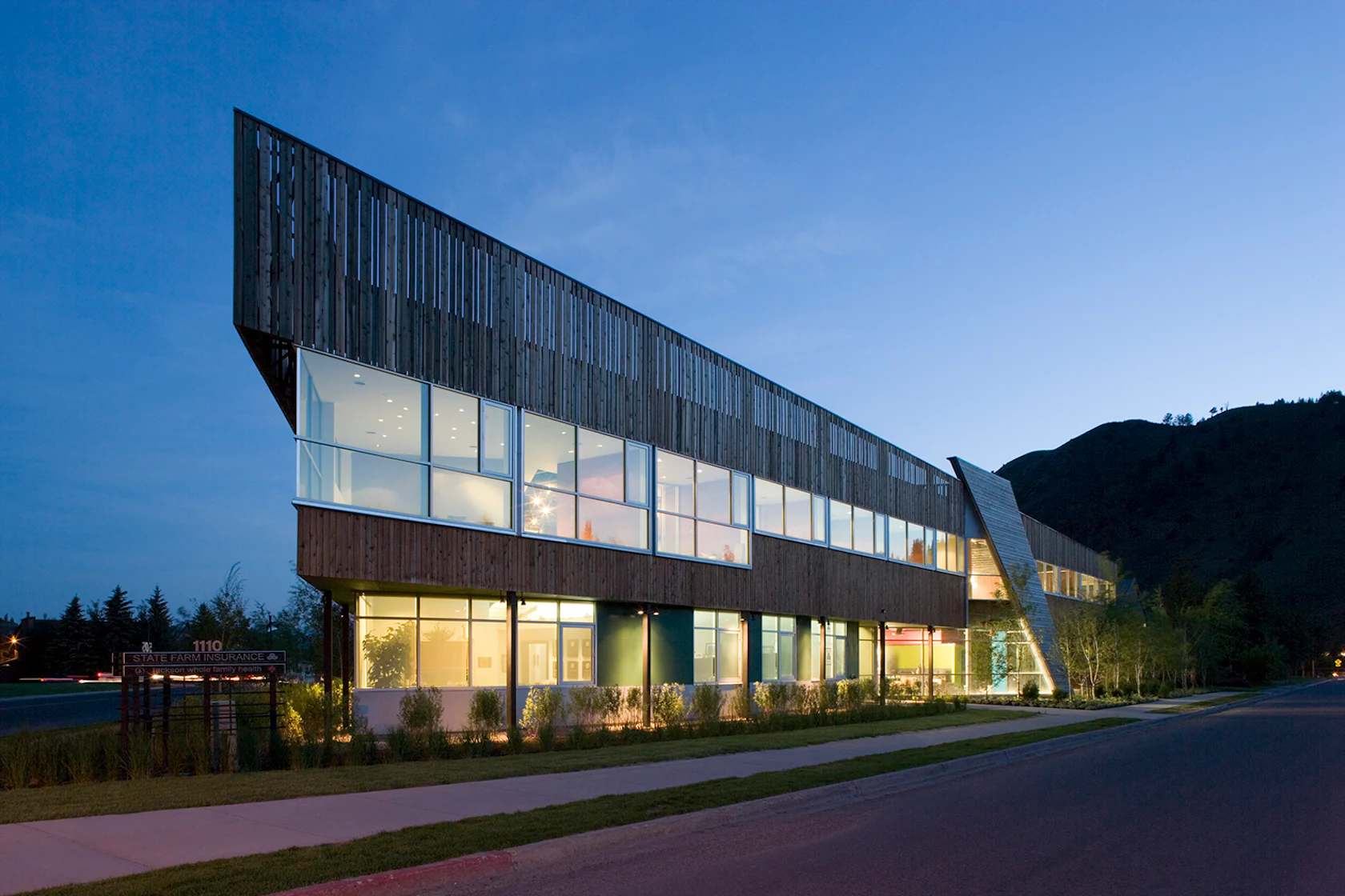 710 Office Building by Dynia Architects - Architizer