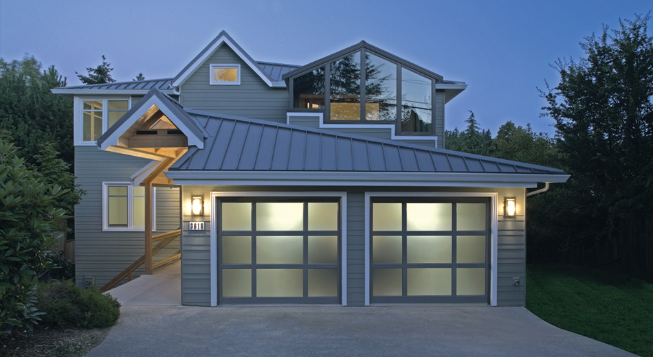 Raynor StyleView - Custom Garage Doors 