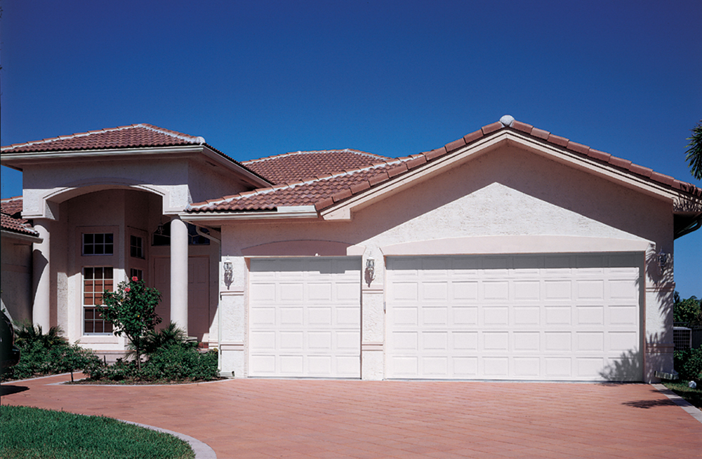 Raynor Relante - Steel Polyurethane Garage Doors 