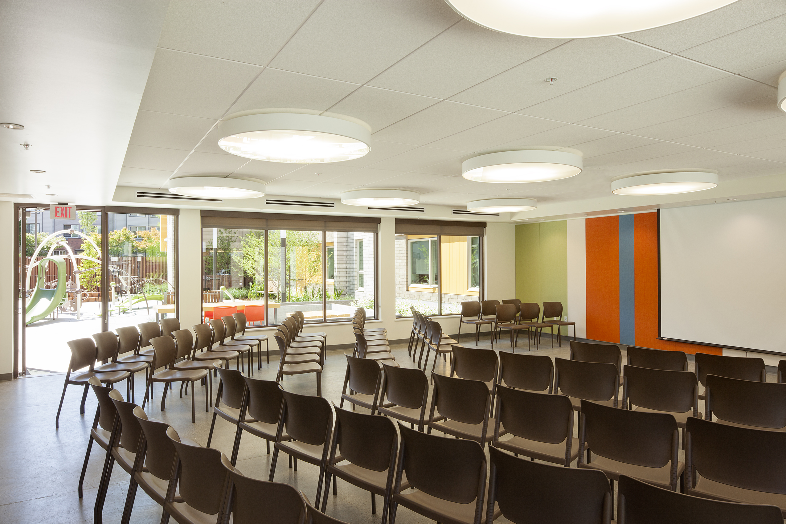 Beech Street Apartments / LifeWorks NW // Holst Architecture