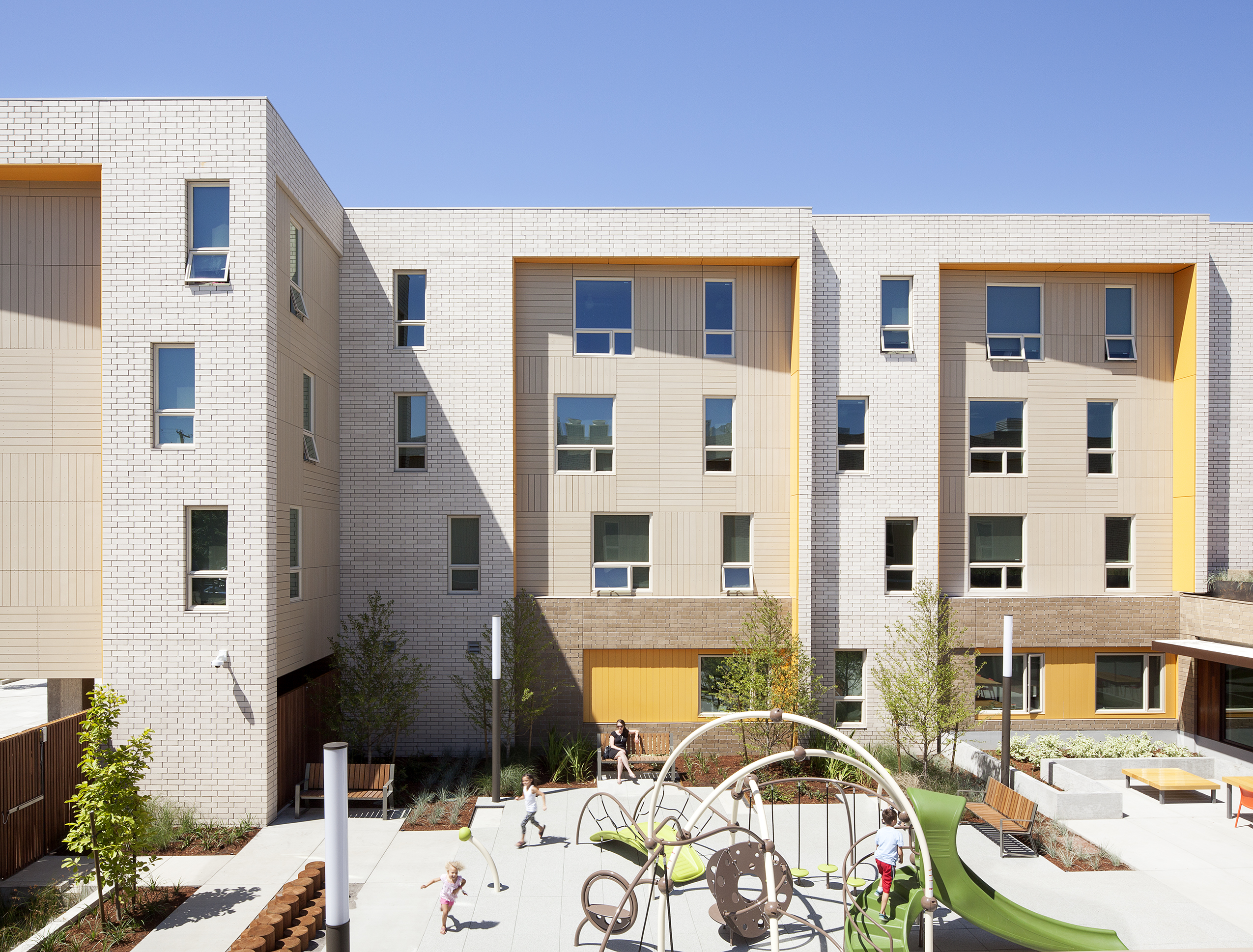 Beech Street Apartments / LifeWorks NW // Holst Architecture