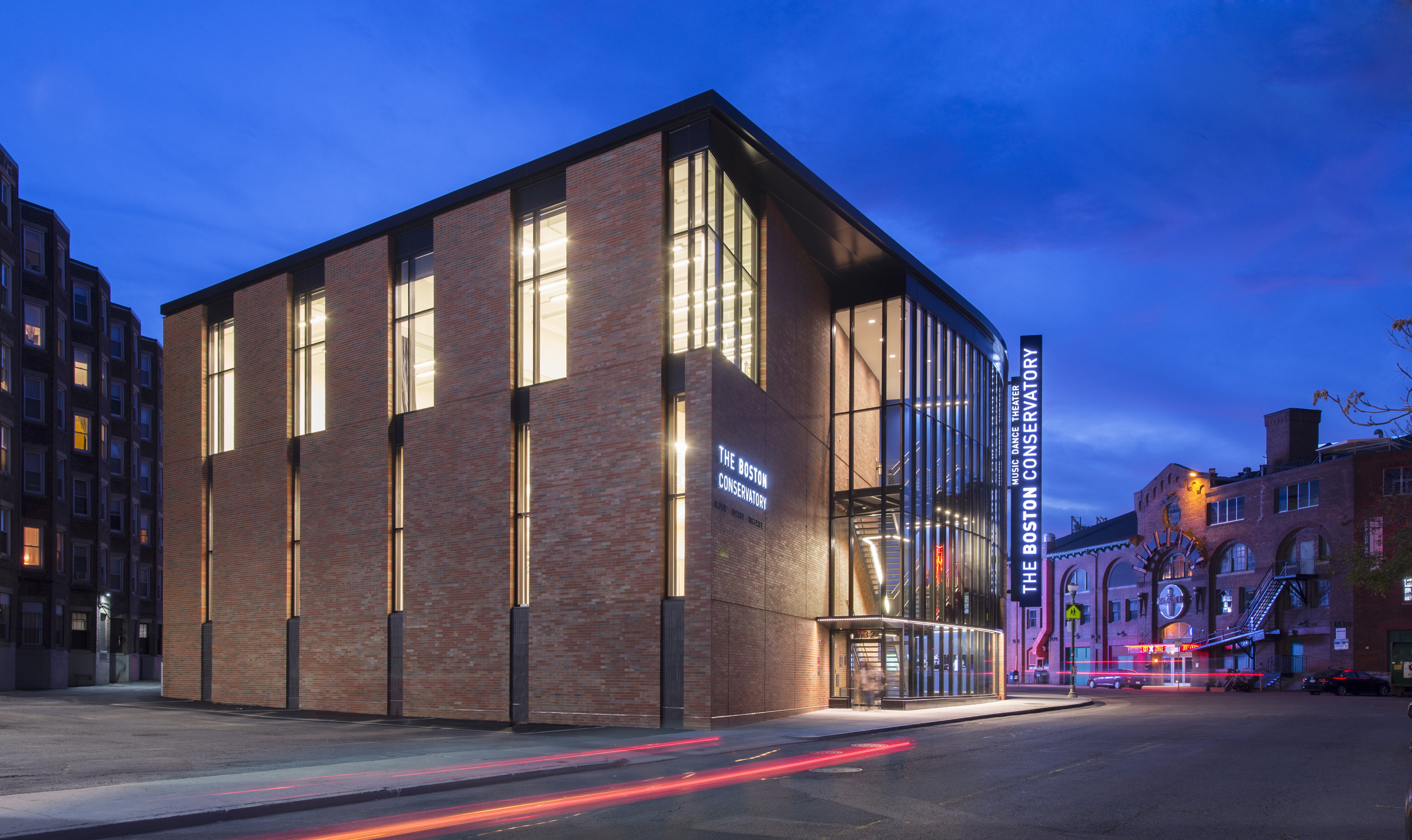 © Handel Architects