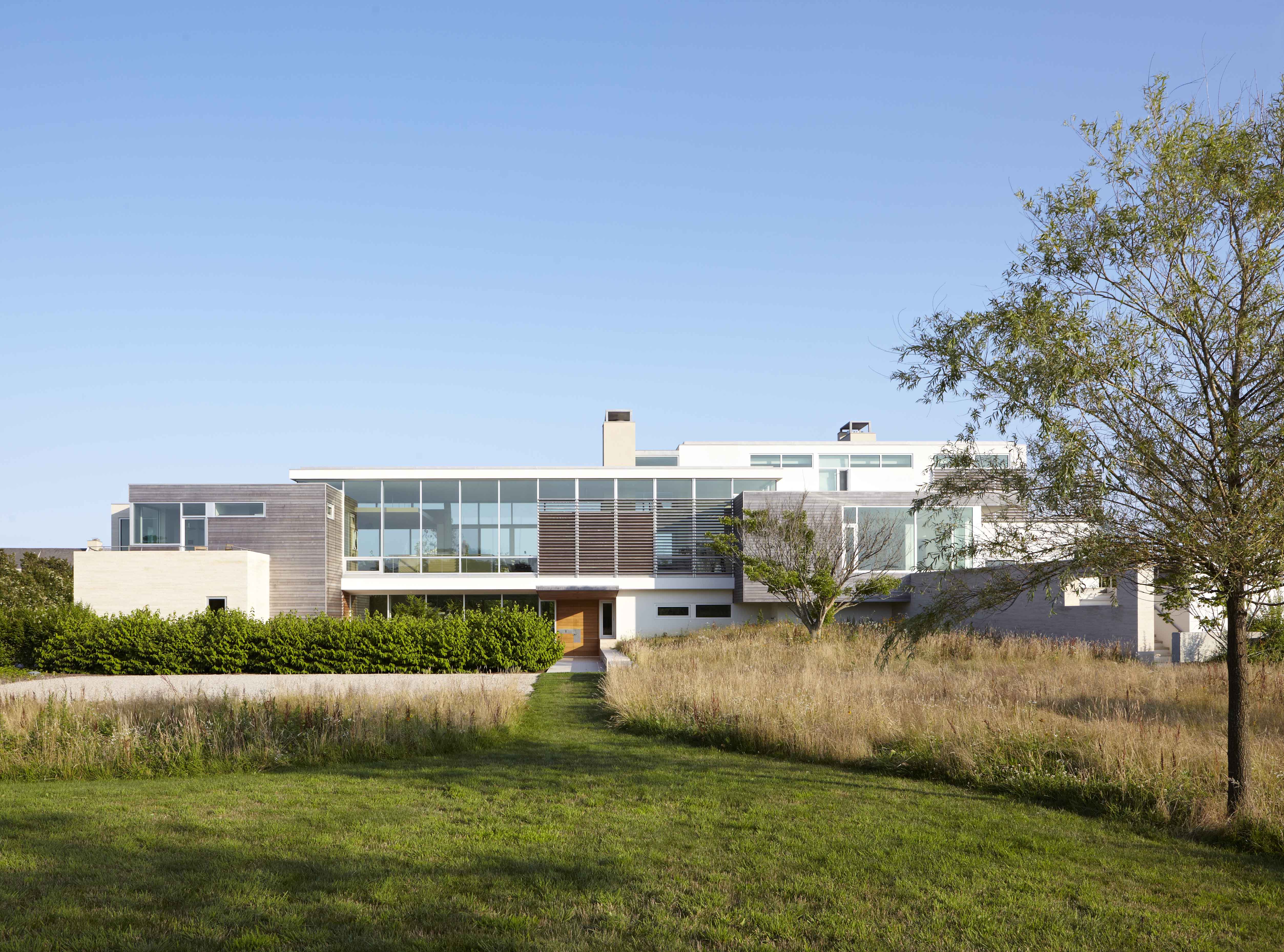 Sagaponack Residence by SKOLNICK Architecture + Design Partnership