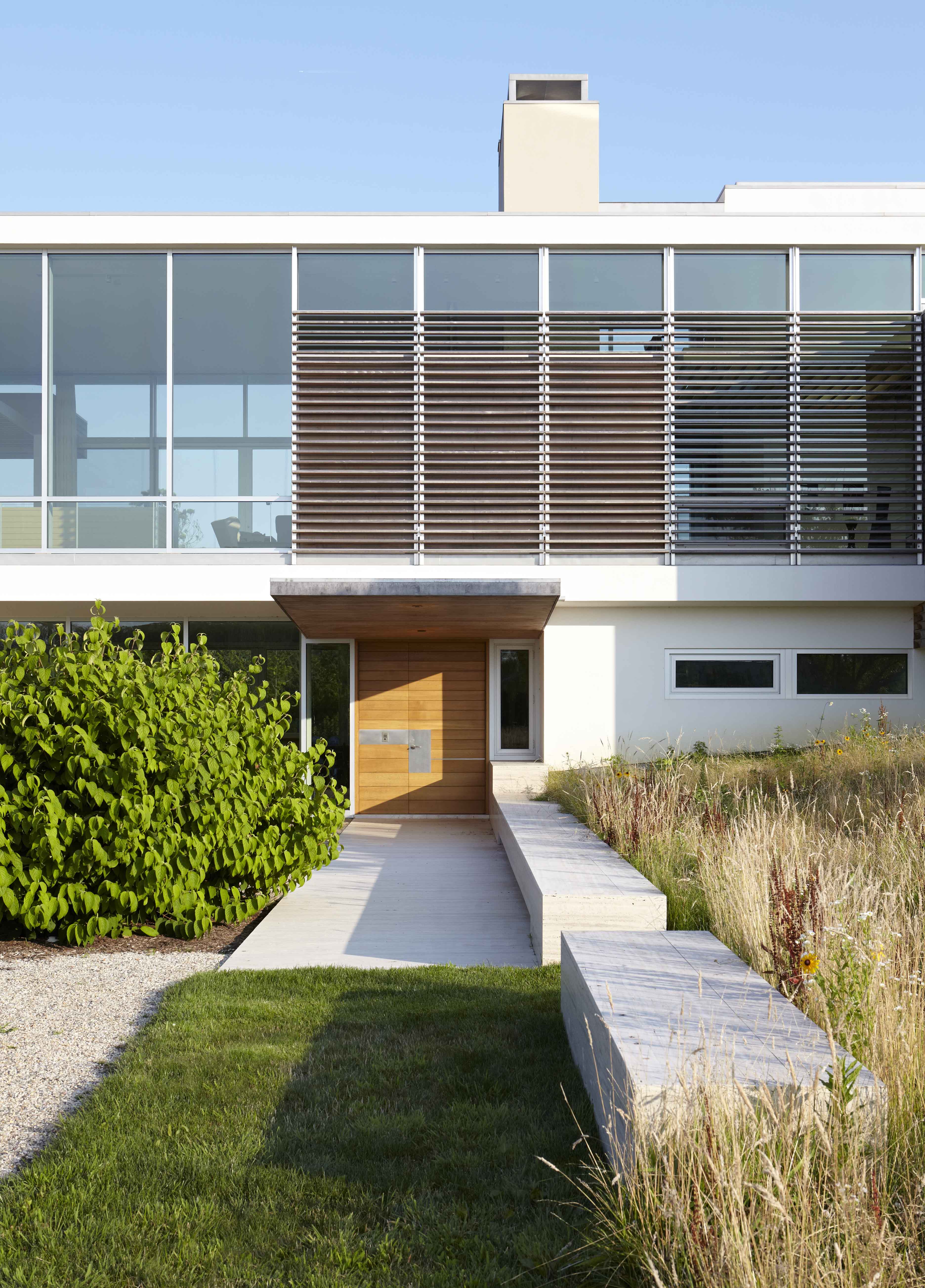 Sagaponack Residence by SKOLNICK Architecture + Design Partnership