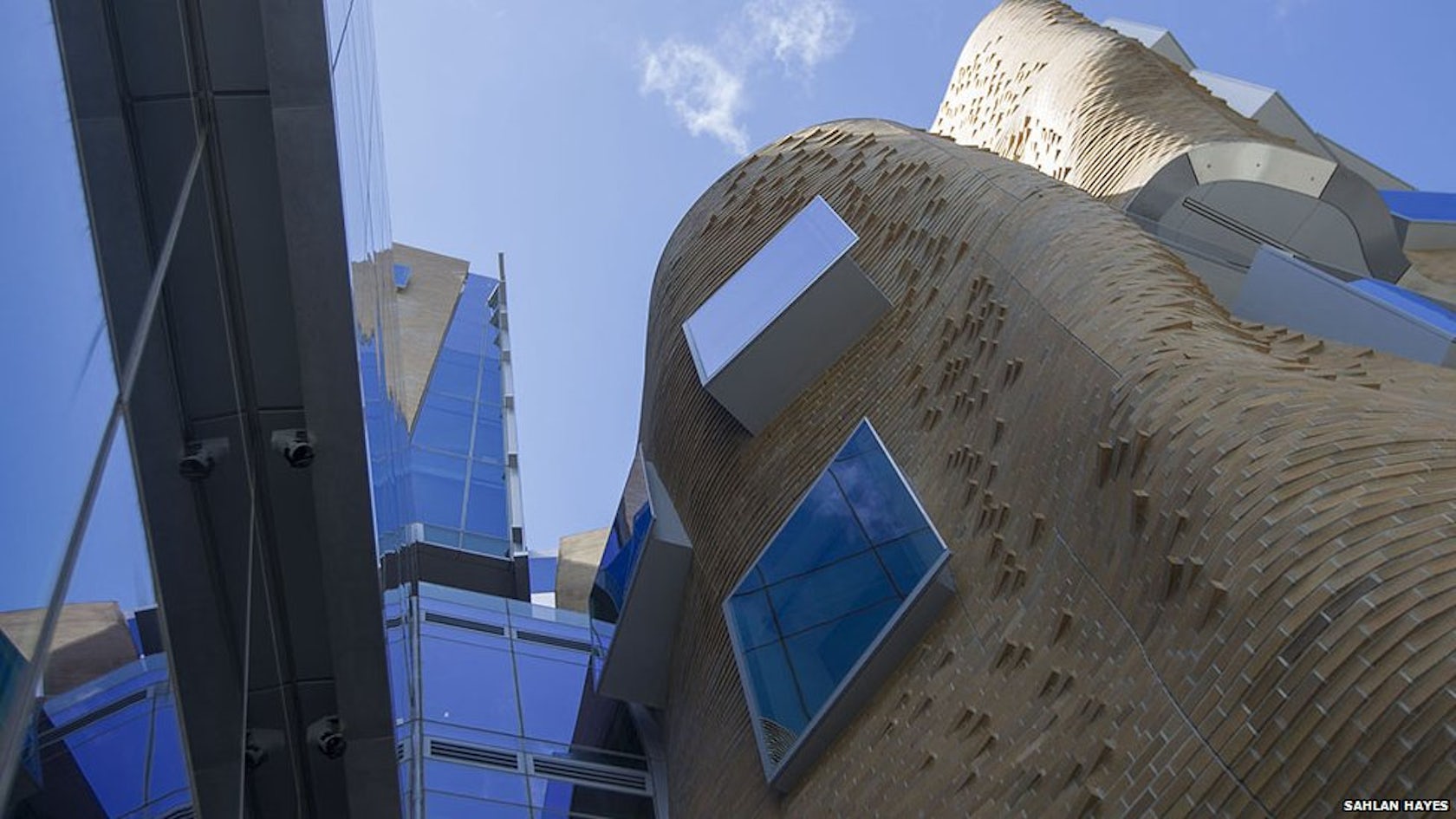 Frank Gehry's paper bag – a new architectural icon for Australia?