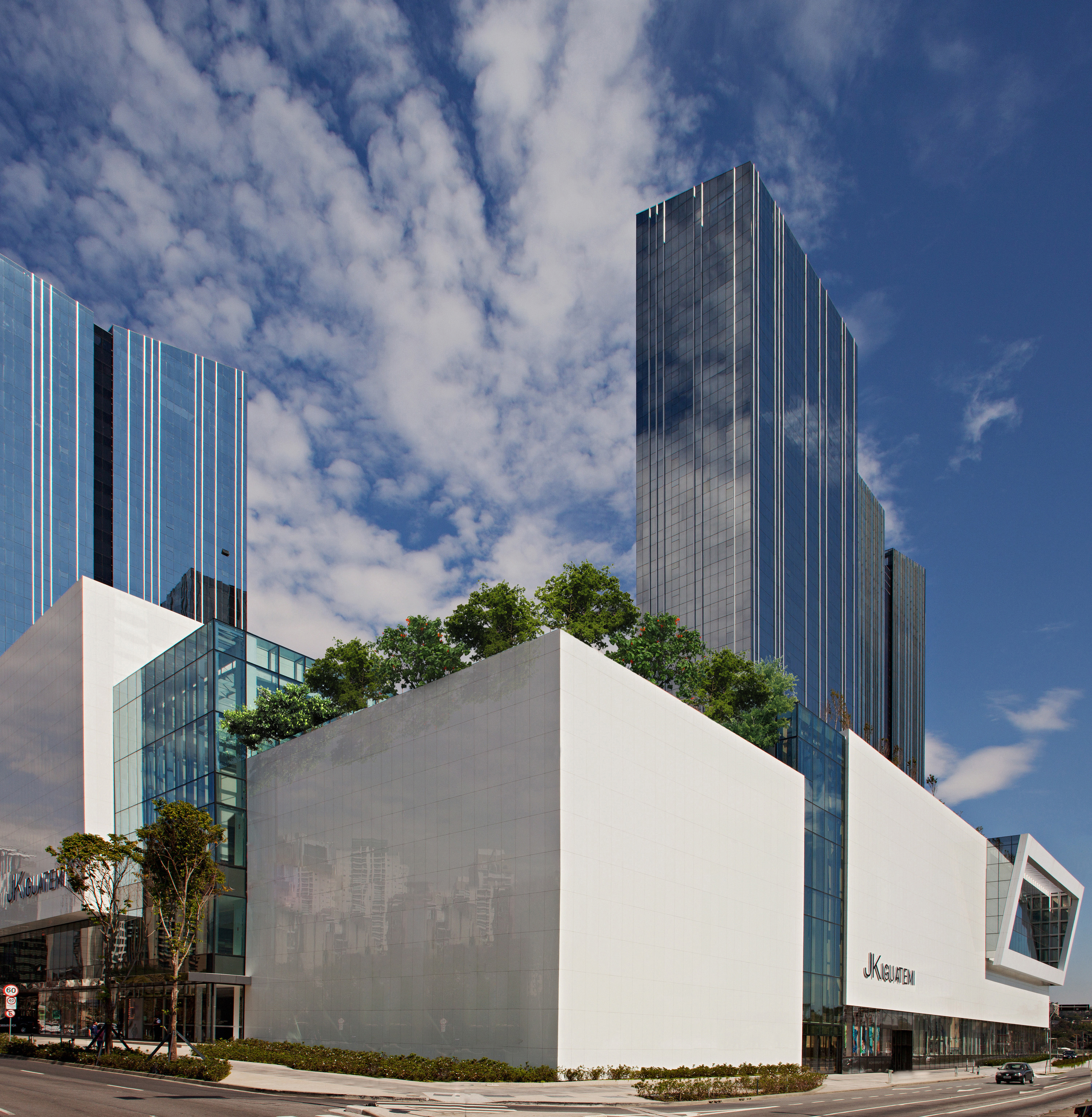 University of Miami Student Activities Center by Arquitectonica