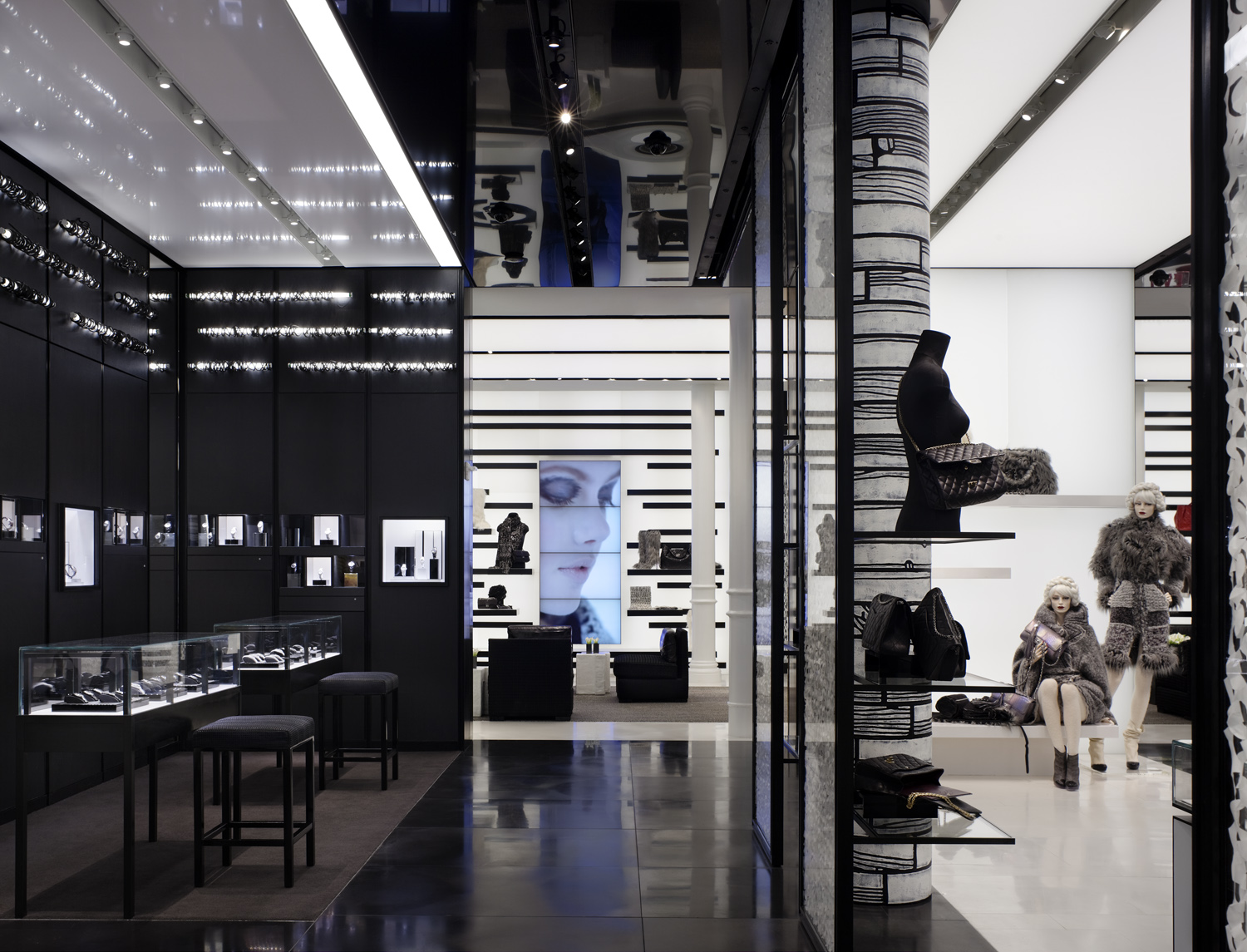 Backlit Monolithic Ceilings & Walls