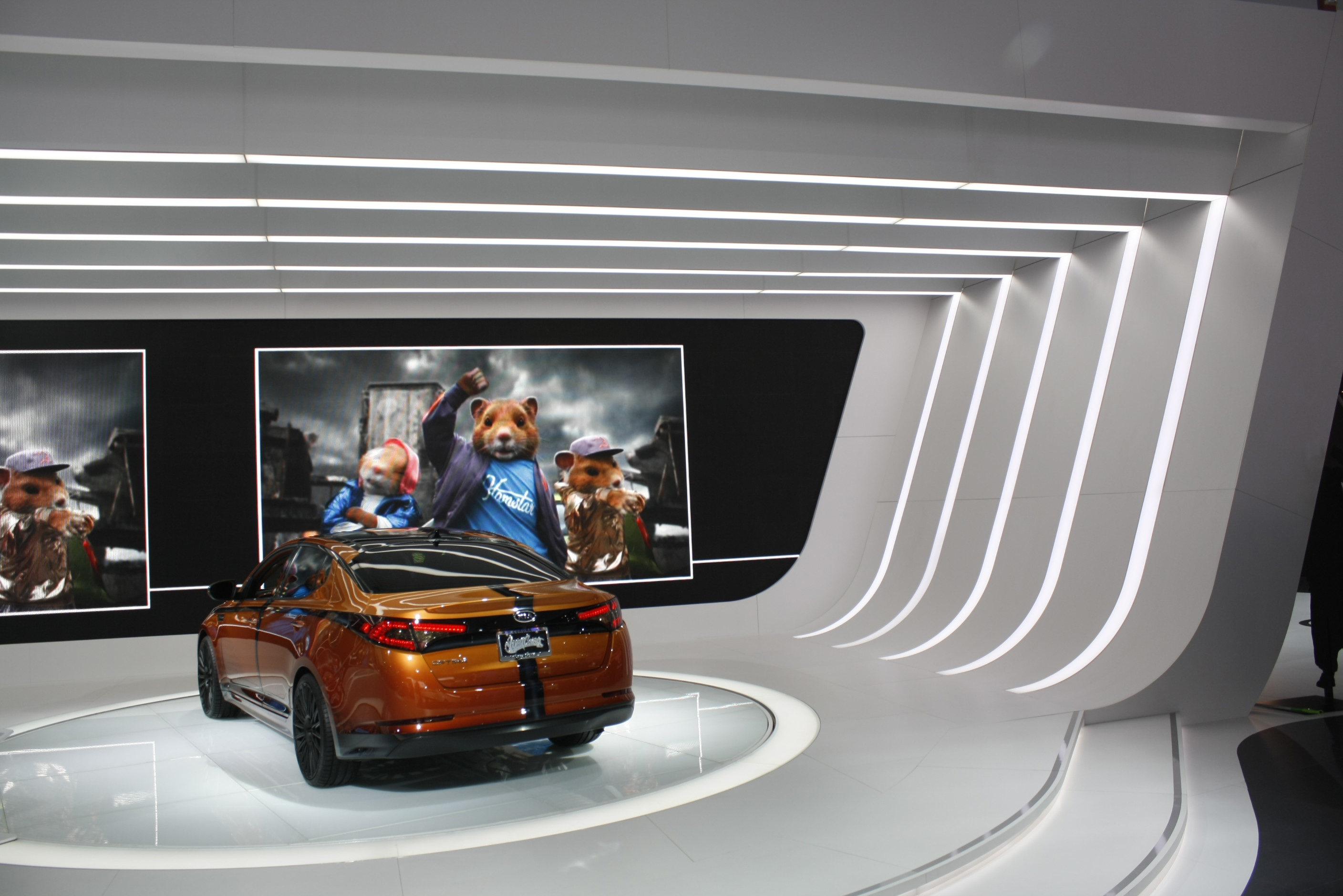 Specialty Lighting Features & Designs