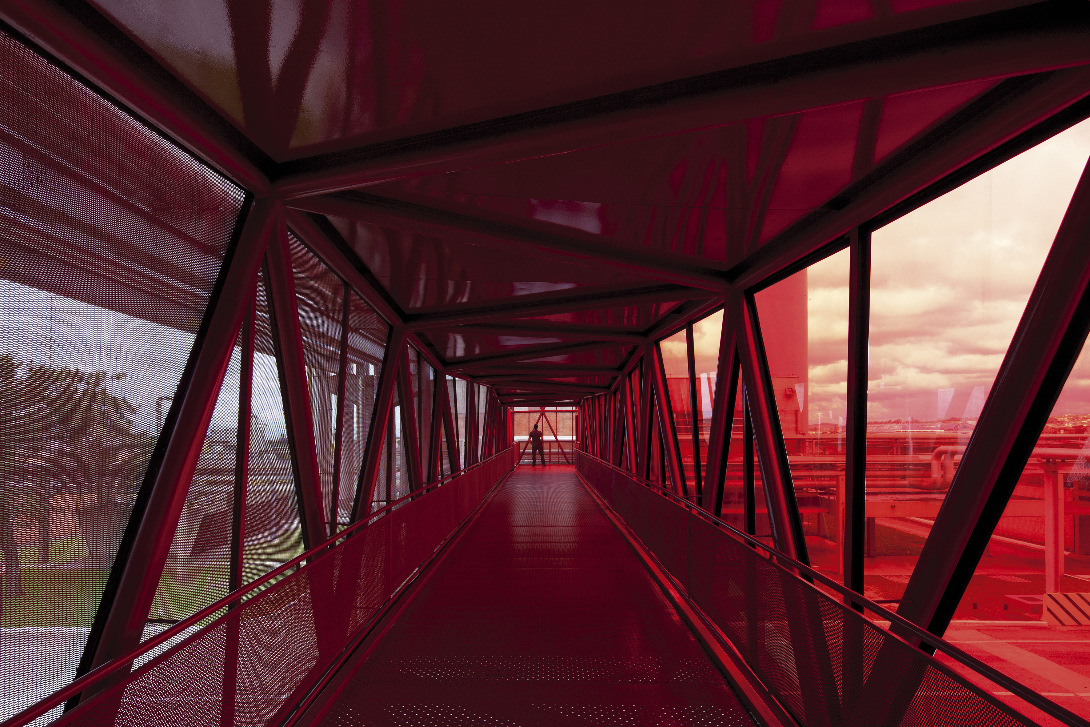 Красное стекло в архитектуре