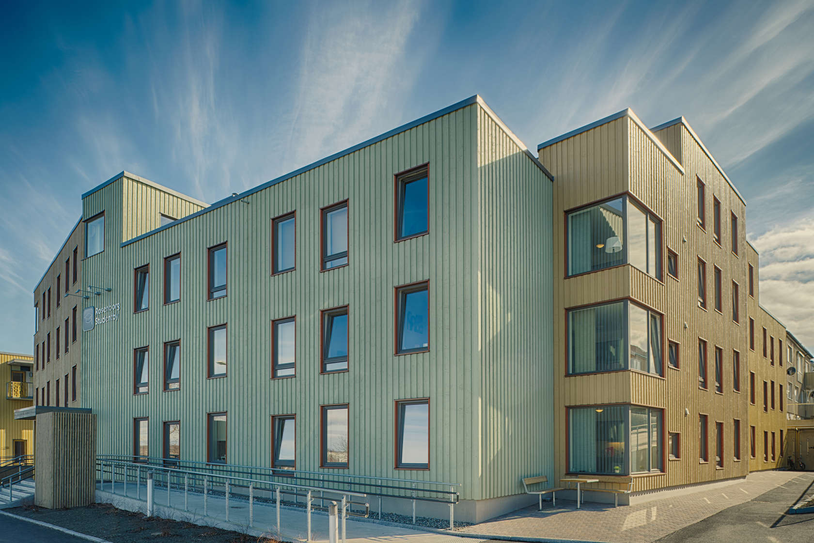 © MATTHIAS-C.A S-HERZOG